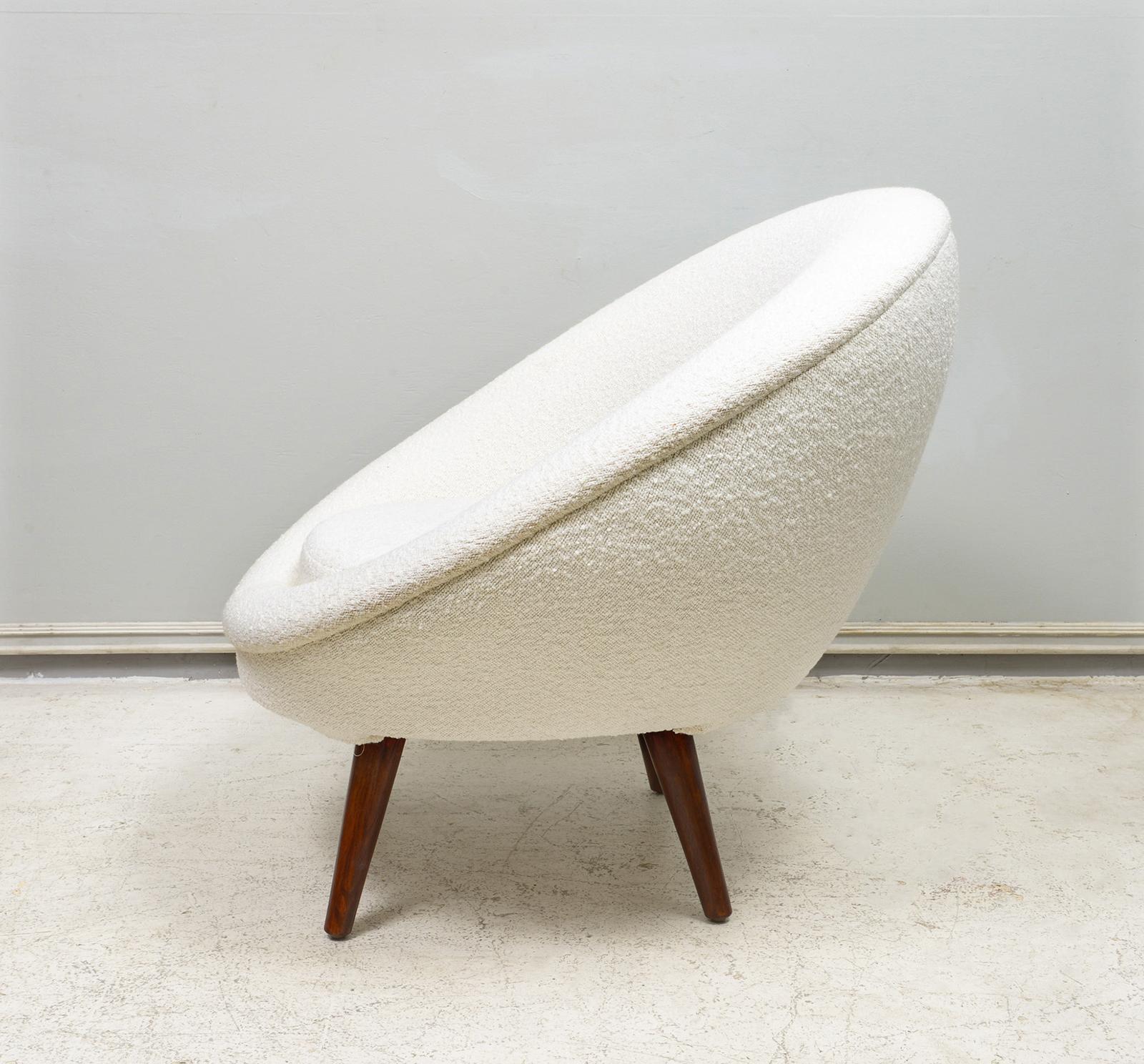 Pair of Royere Re-Edition Oeuf Lounge Chairs For Sale 1