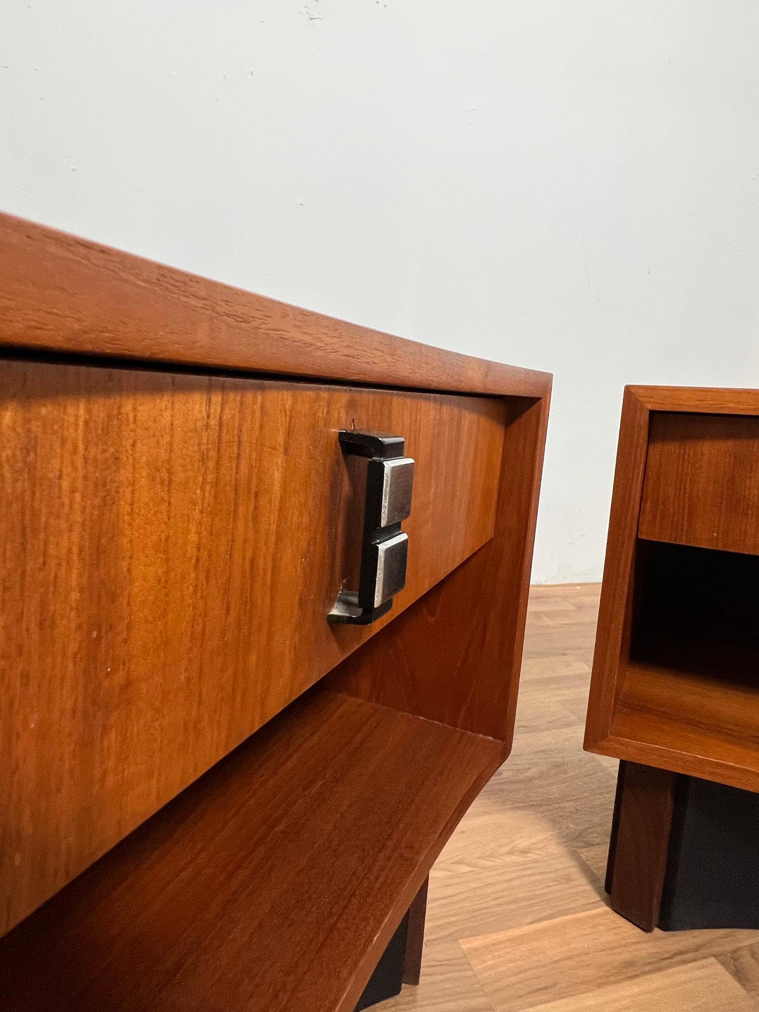 Pair of RS Associates Mid-Century Teak Nightstands 4