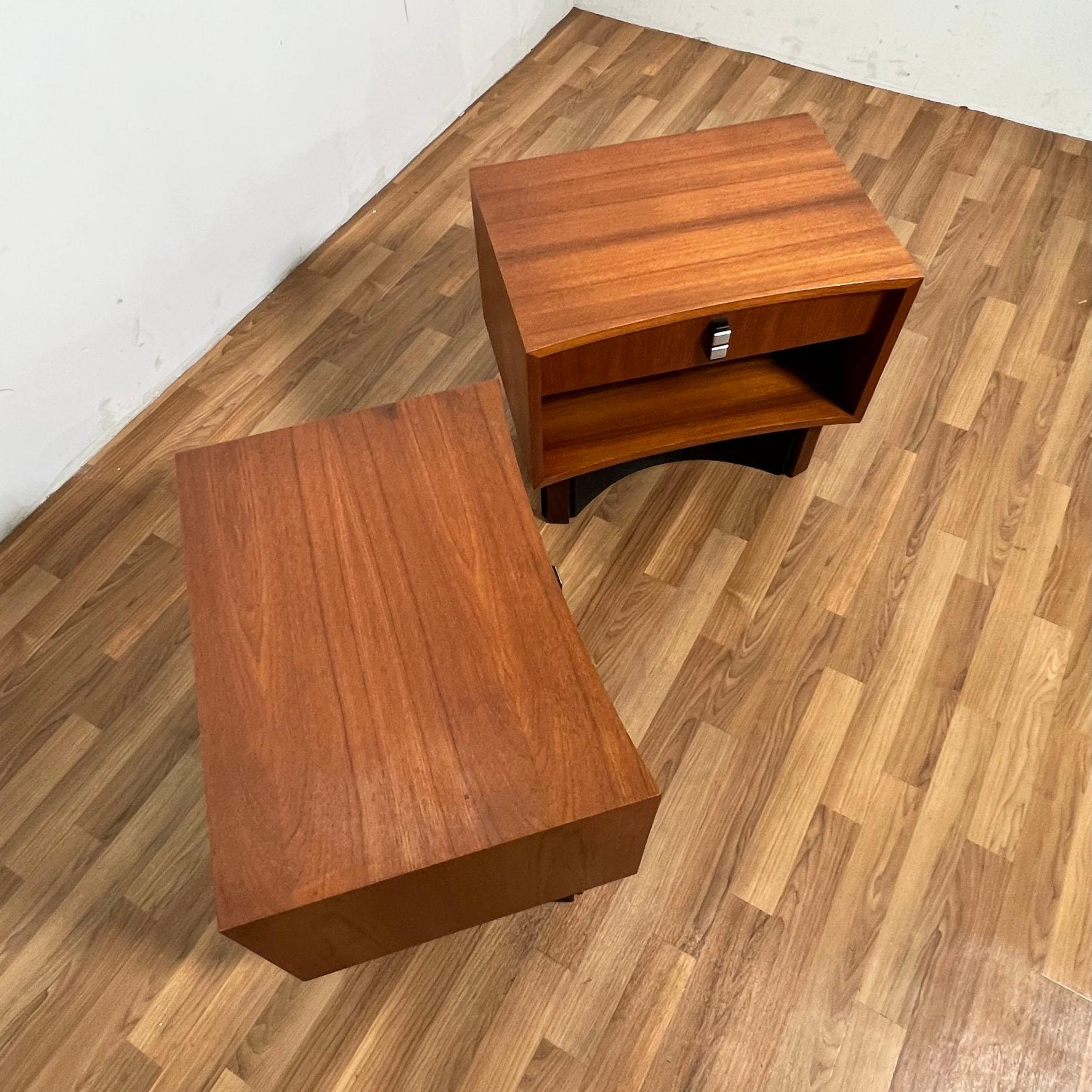 Pair of RS Associates Mid-Century Teak Nightstands 1