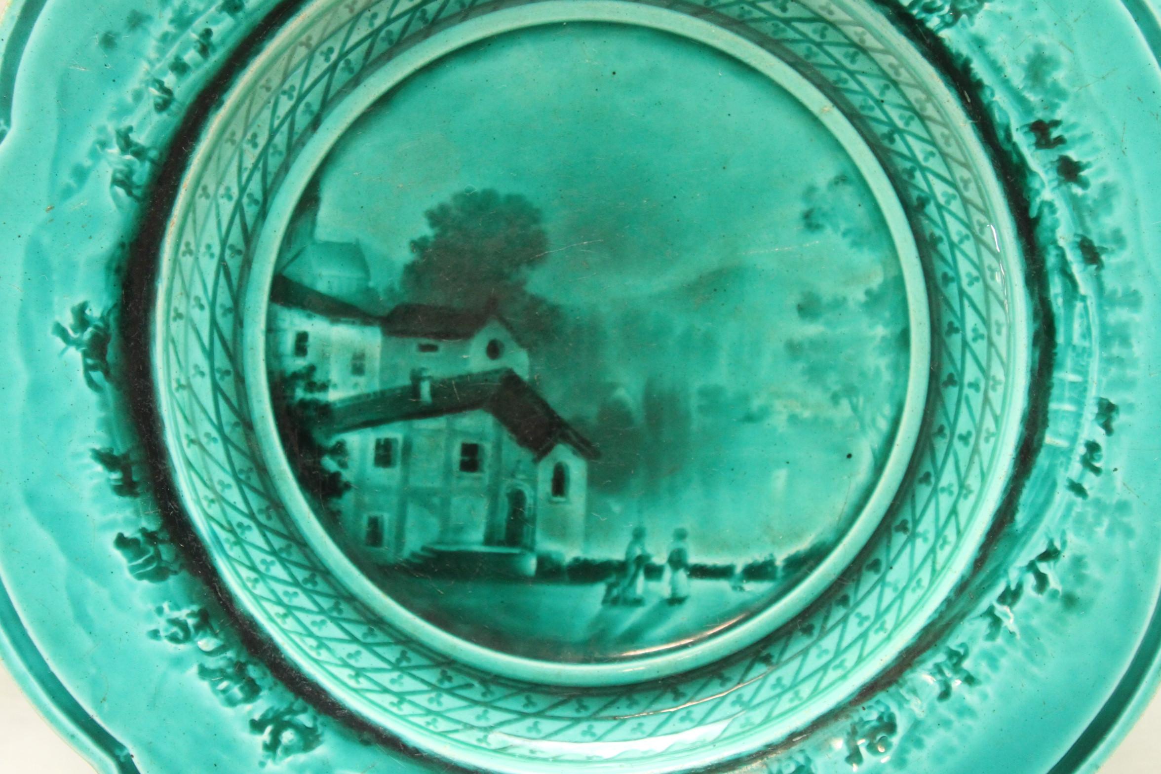 Pair of Rubelles Email Ombrant majolica plates In Good Condition For Sale In East Geelong, VIC