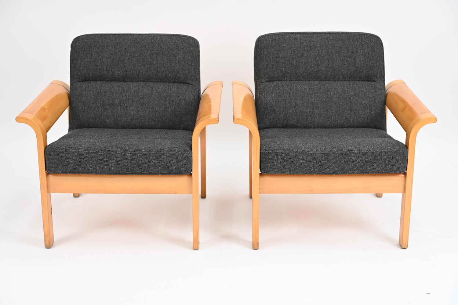 Mid-Century Modern Pair of Rud Thygesen for Magnus Olesen Botium Lounge Chairs