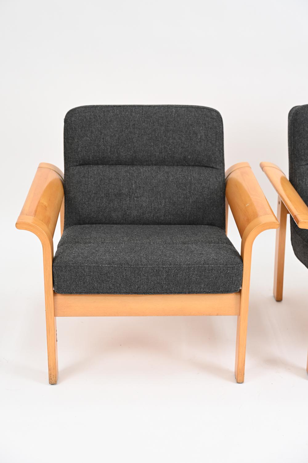 Late 20th Century Pair of Rud Thygesen for Magnus Olesen Botium Lounge Chairs