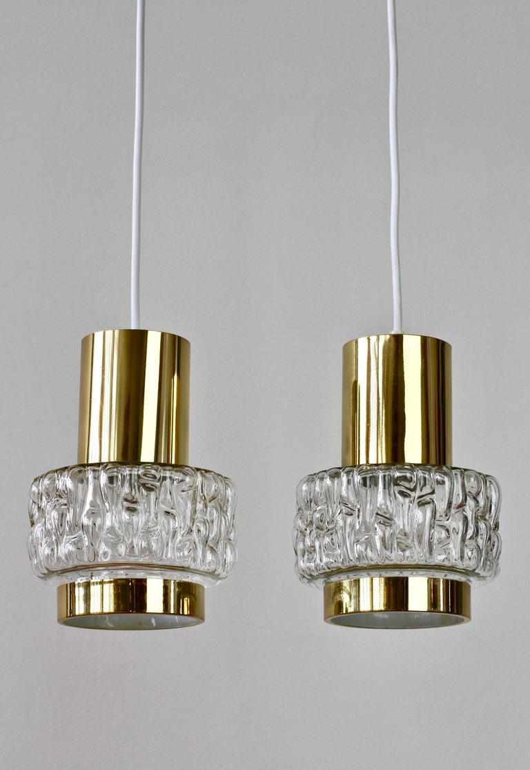 Rupert Nikoll Rare Pair of Austrian Brass & Textured Glass Pendant Lights Lamps In Good Condition For Sale In Landau an der Isar, Bayern
