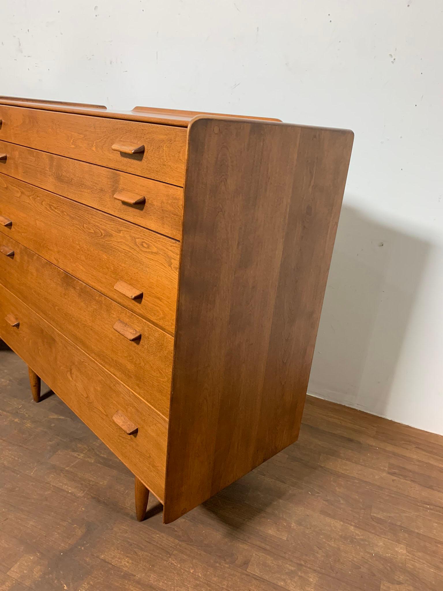 Pair of Russel Wright for Conant Ball Five Drawer Dressers Circa 1950s 3