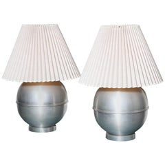 Pair of Russel Wright Style Machine Age Round Spun Aluminium Table Lamps, 1950s
