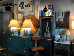 Pair of Russel Wright Style Machine Age Round Spun Aluminium Table Lamps, 1950s