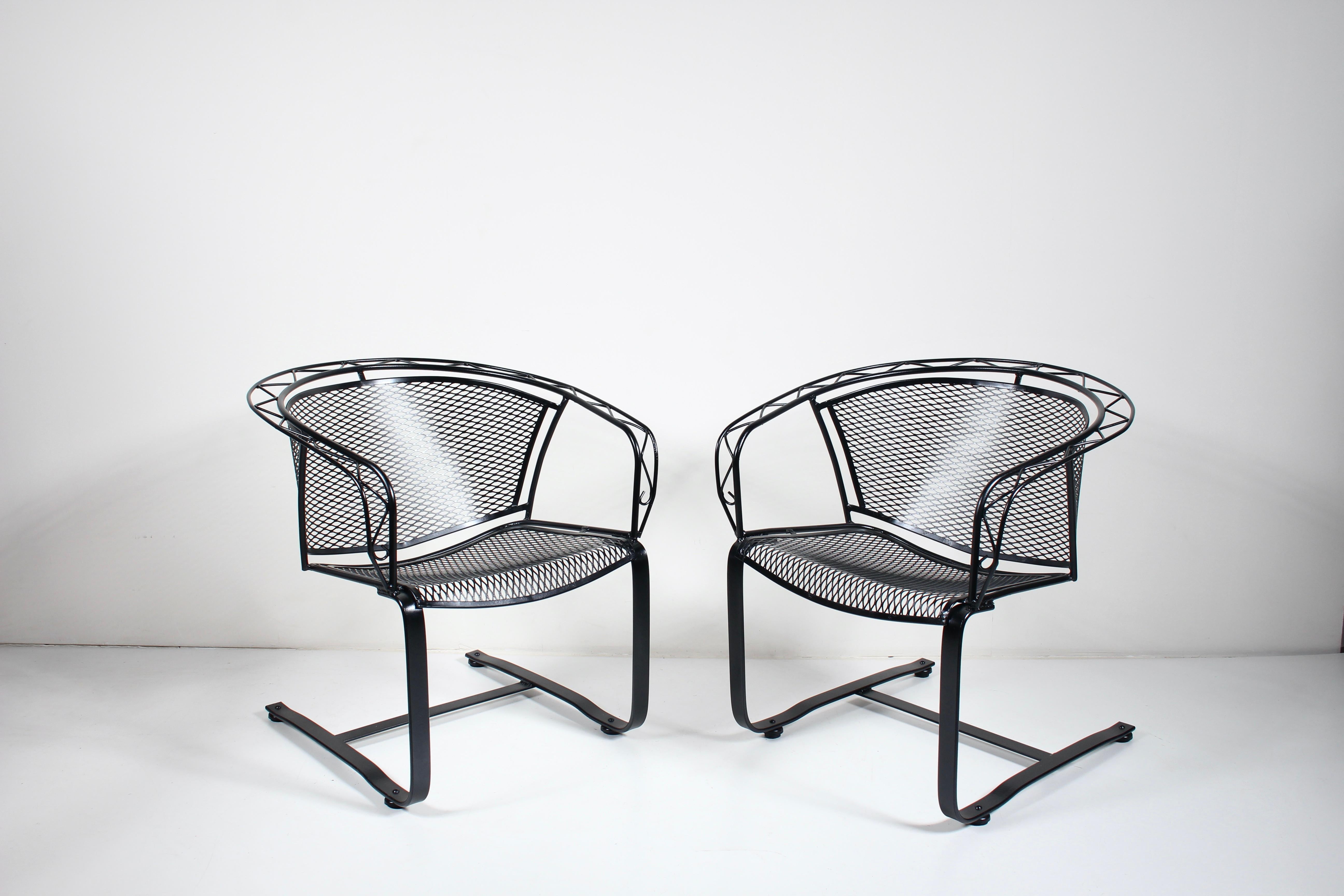 Mid-Century Modern Paire de chaises longues à bascule en satin noir de Russell Woodard, années 1950 en vente