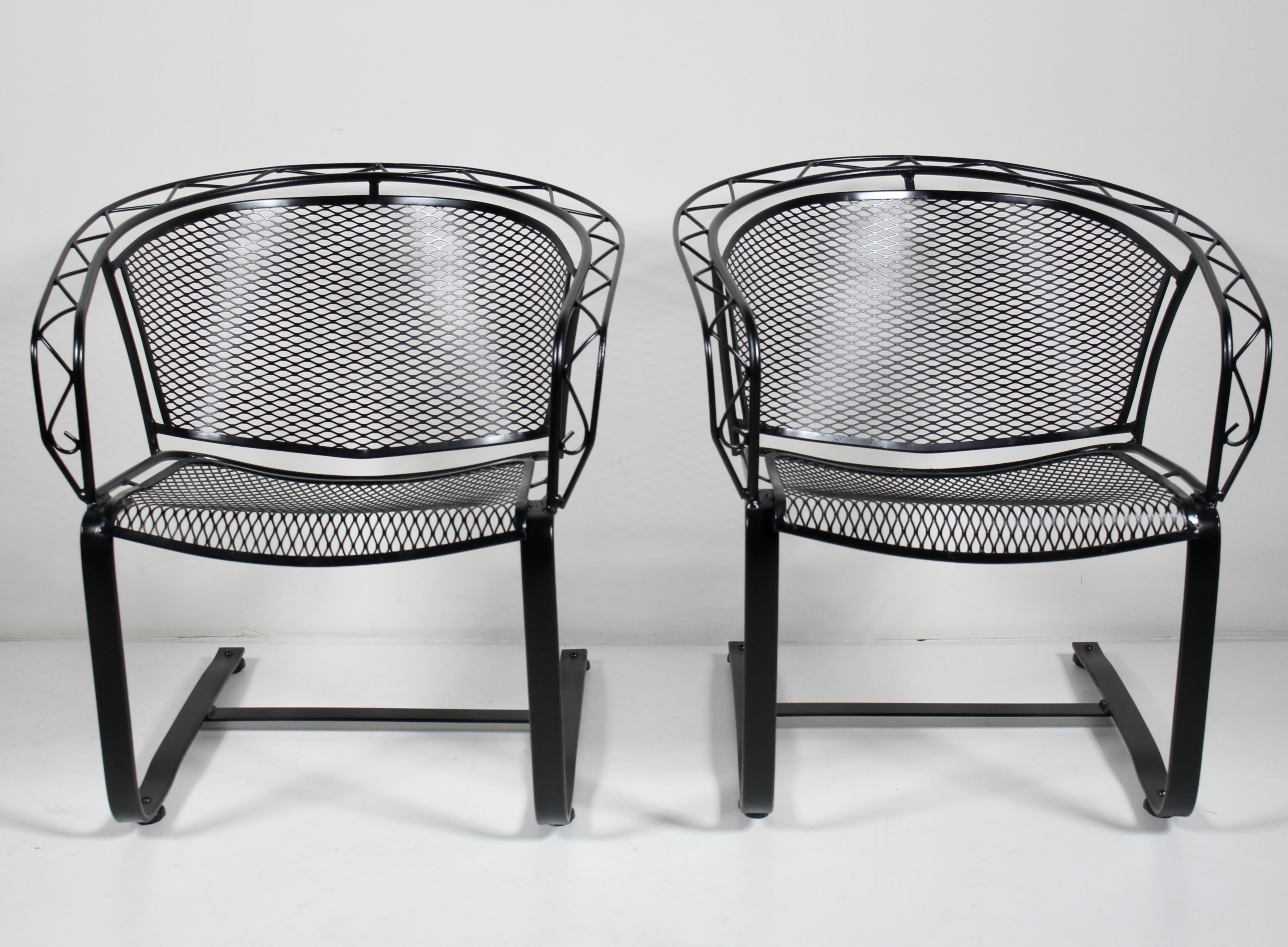 Paire de chaises longues à bascule en satin noir de Russell Woodard, années 1950 Bon état - En vente à Bainbridge, NY
