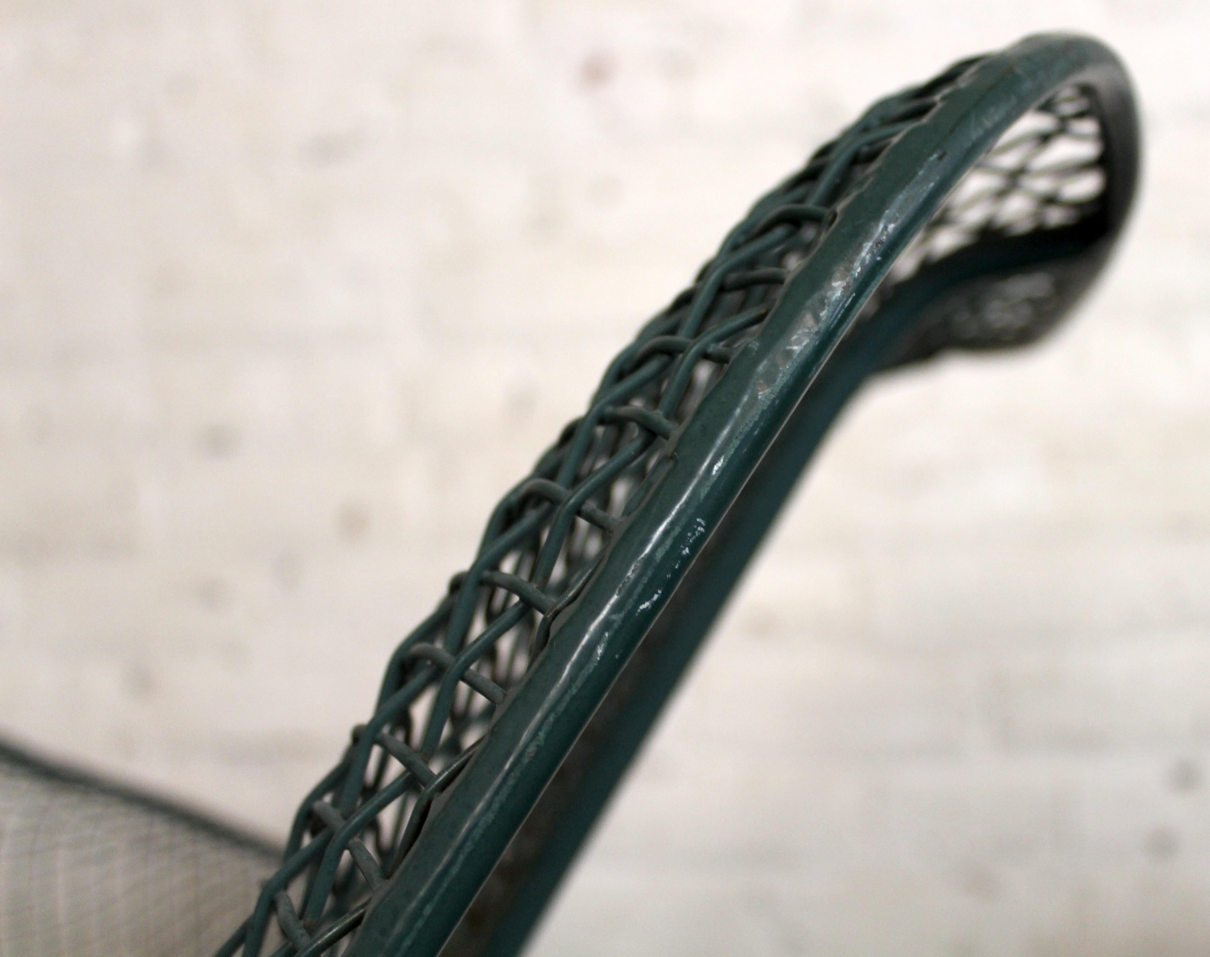 Coppia di poltrone da giardino a dondolo Russell Woodard in vendita 1