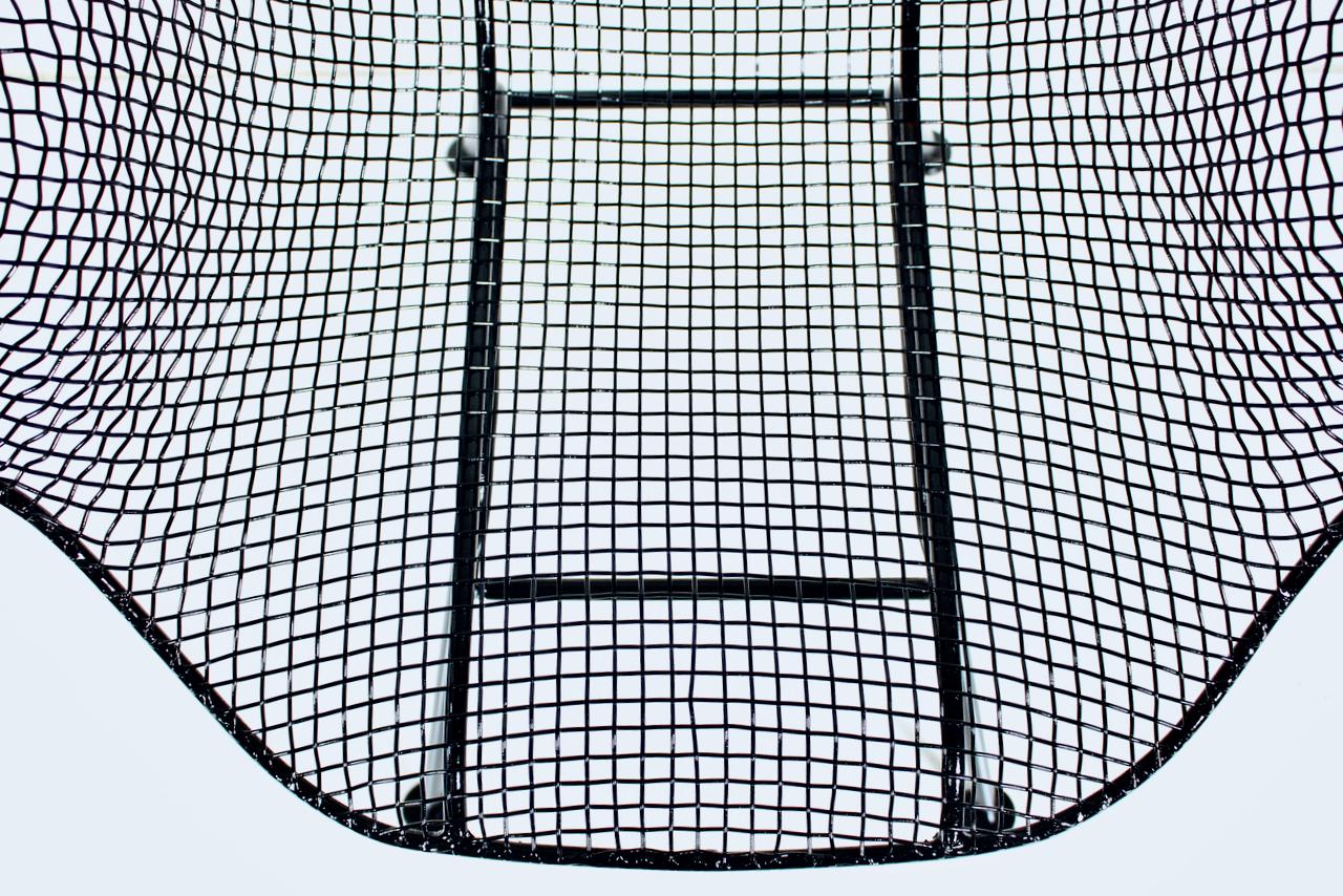Ensemble de 8 fauteuils de salle à manger en maille de fer noir Russell Woodard 
