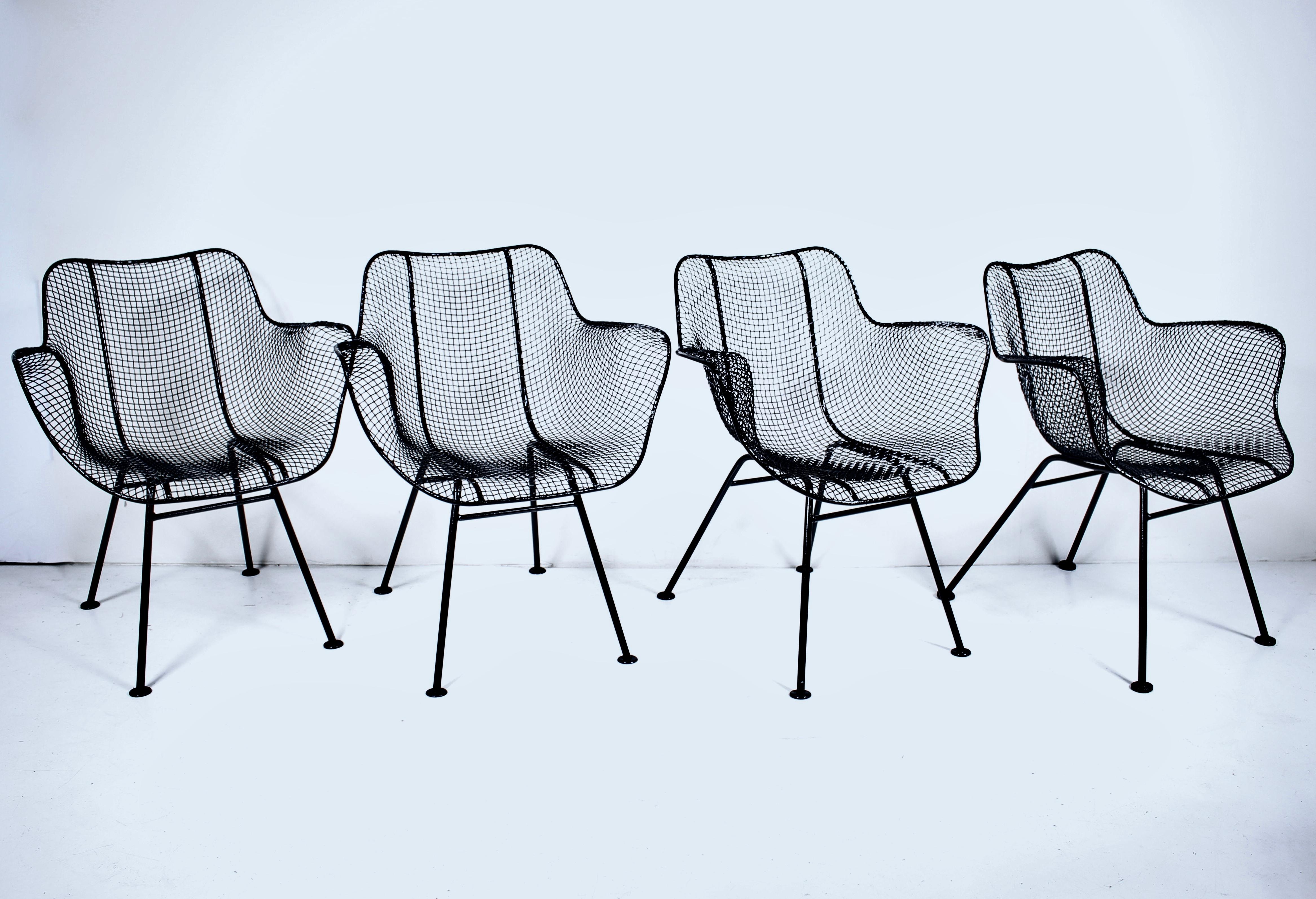 Fer forgé Ensemble de 8 fauteuils de salle à manger en maille de fer noir Russell Woodard 