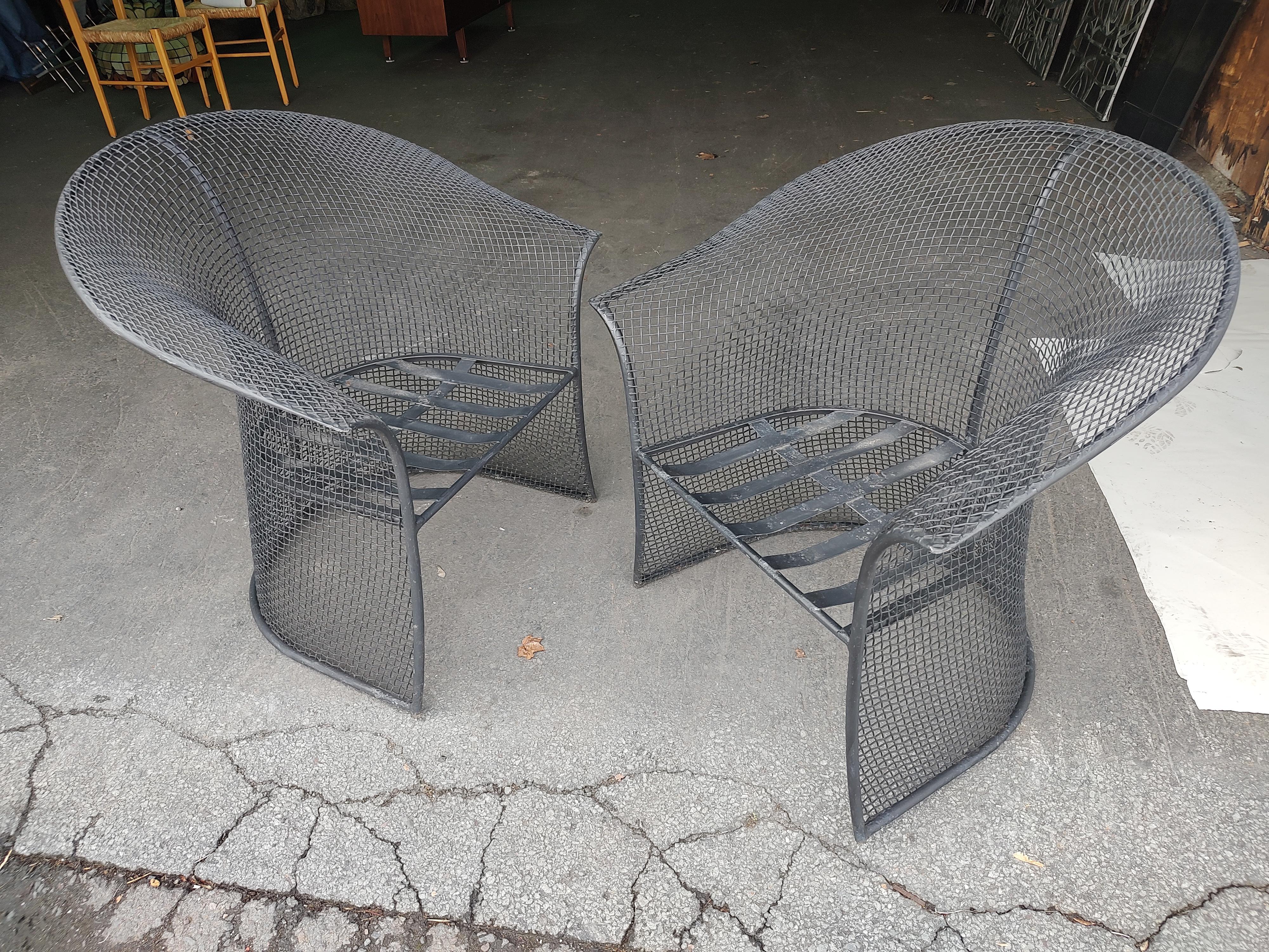 Paire de chaises longues sculpturales Russell Woodard d'une forme rare datant de 1960 en vente 3