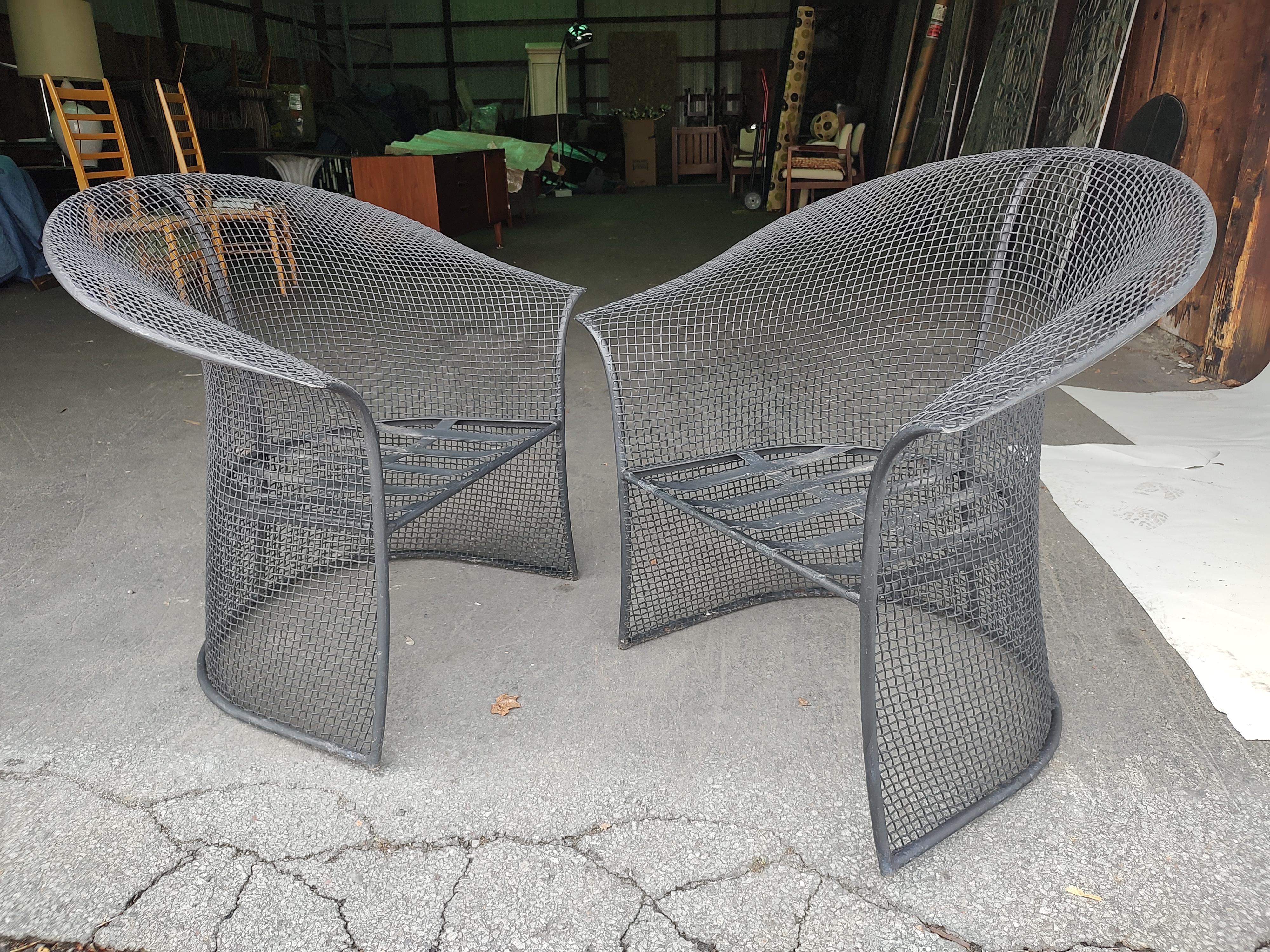 Paire de chaises longues sculpturales Russell Woodard d'une forme rare datant de 1960 en vente 2