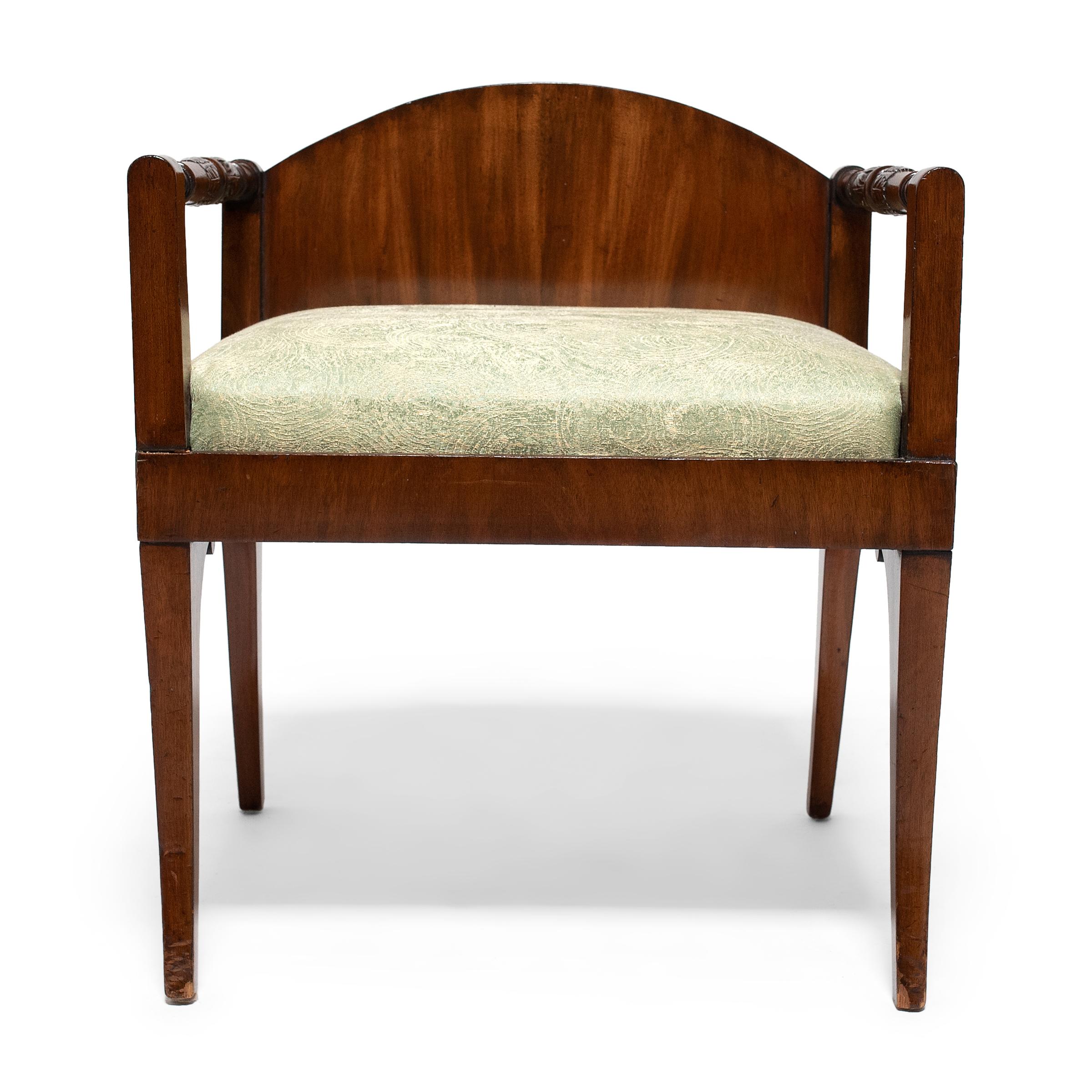 Paar neoklassizistische Sessel mit niedriger Rückenlehne, um 1825 (Neoklassisch) im Angebot