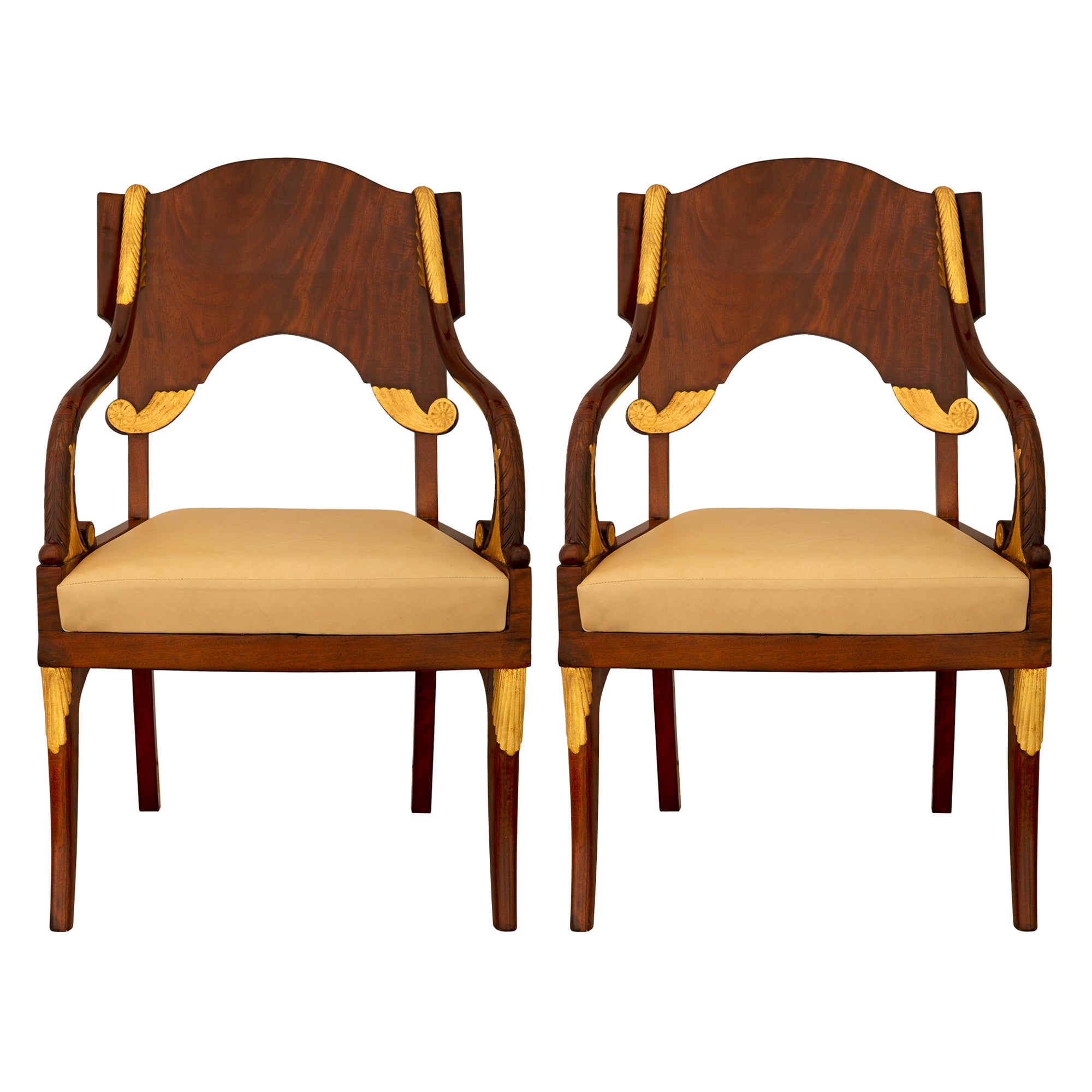 Paar russische neoklassizistische St. Mahagoni & Giltwood Sessel aus der Mitte des 19.