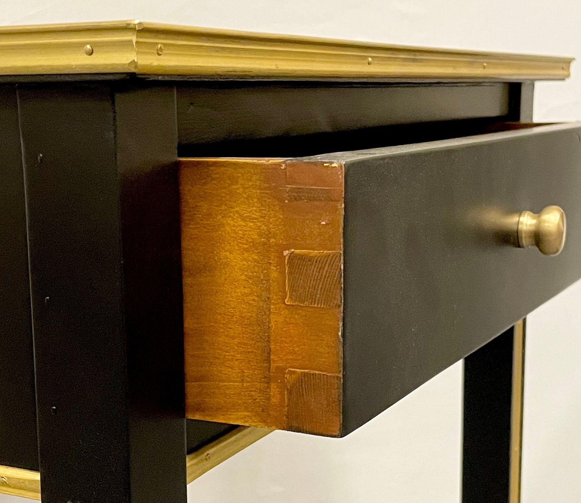 Paar russische neoklassische Stil Ebenholz Finish eine Schublade steht oder End-Tische im Angebot 7