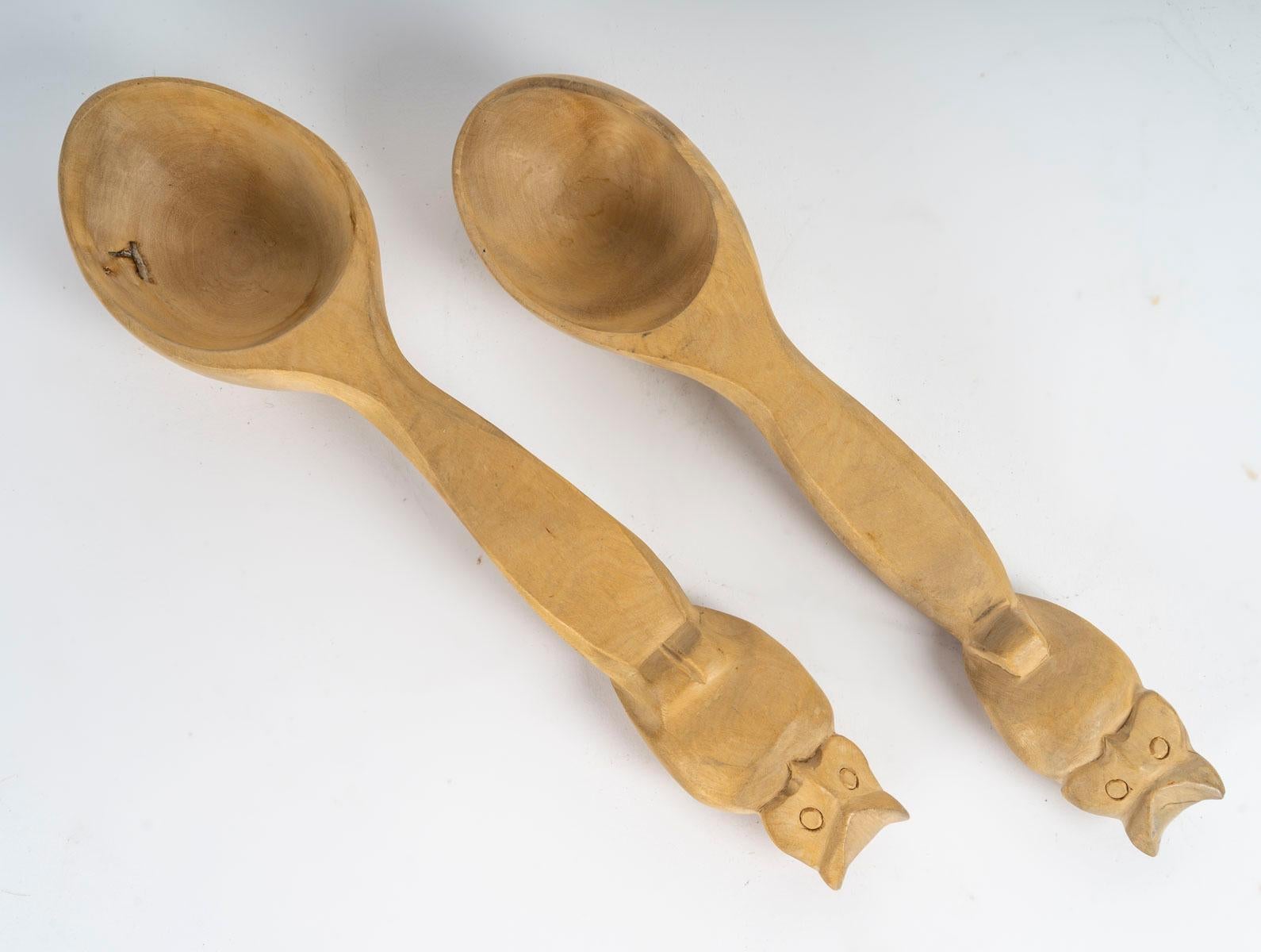 Paar russische Holzlatten mit Eule-Design aus Holz, um 1990 (Europäisch) im Angebot