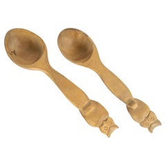 Coppia di mestoli russi in legno con design/One, circa 1990.