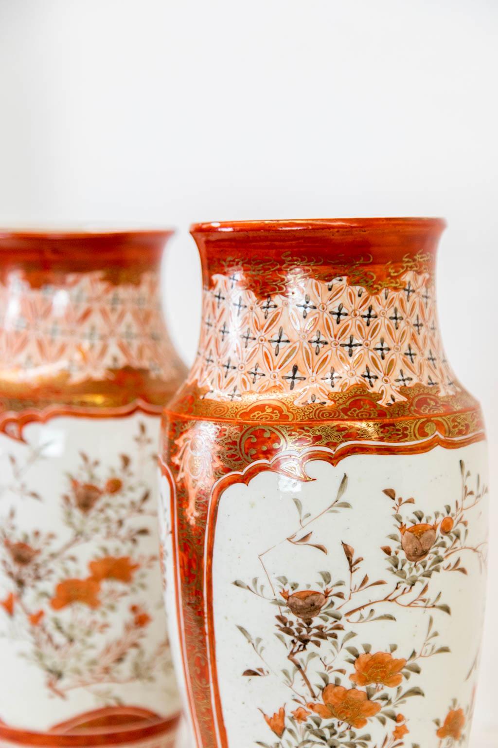 Late 19th Century Pair of Rust and White Japanese Kutani Vases For Sale