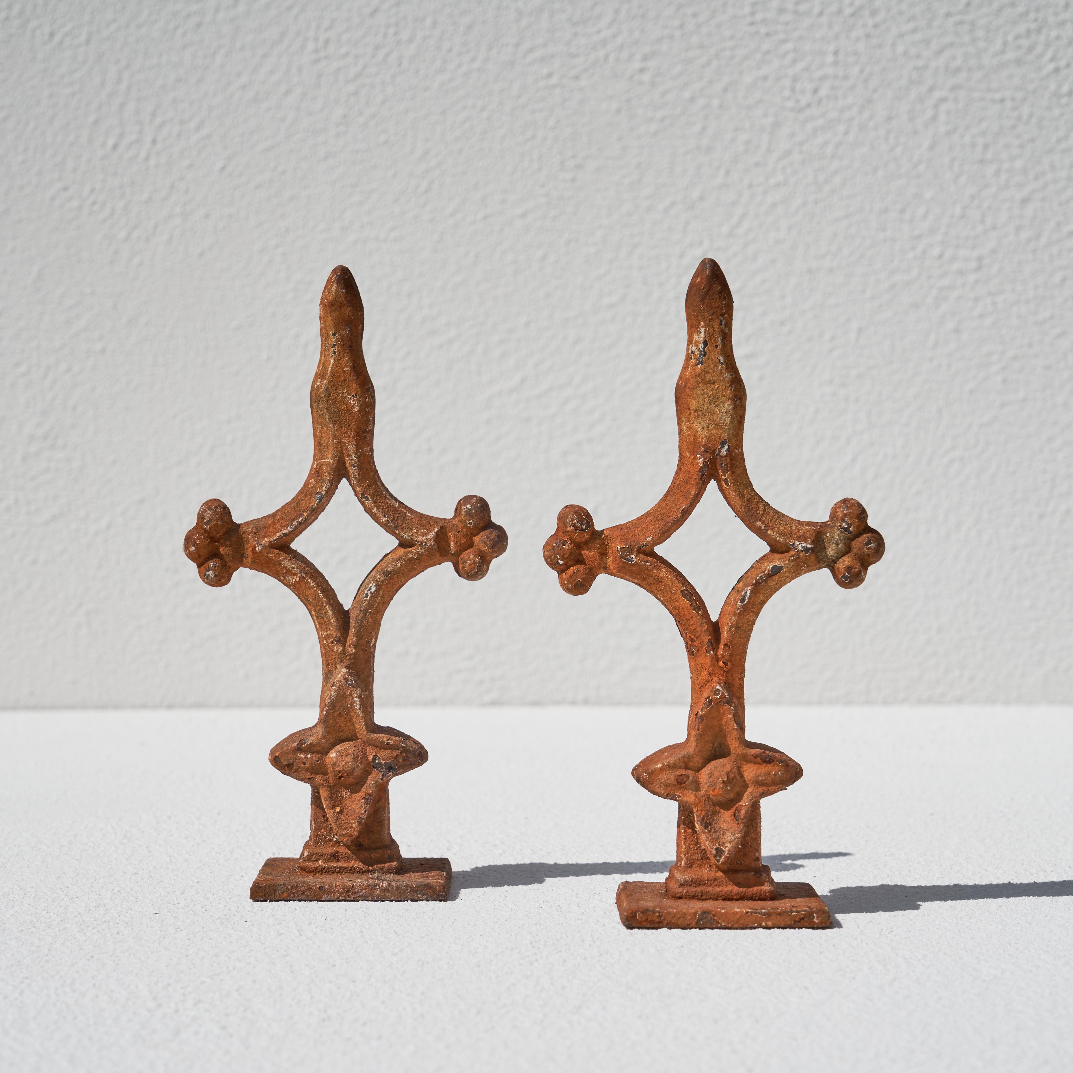 Pair of Rusted 19th Century Decorative Finials For Sale 1
