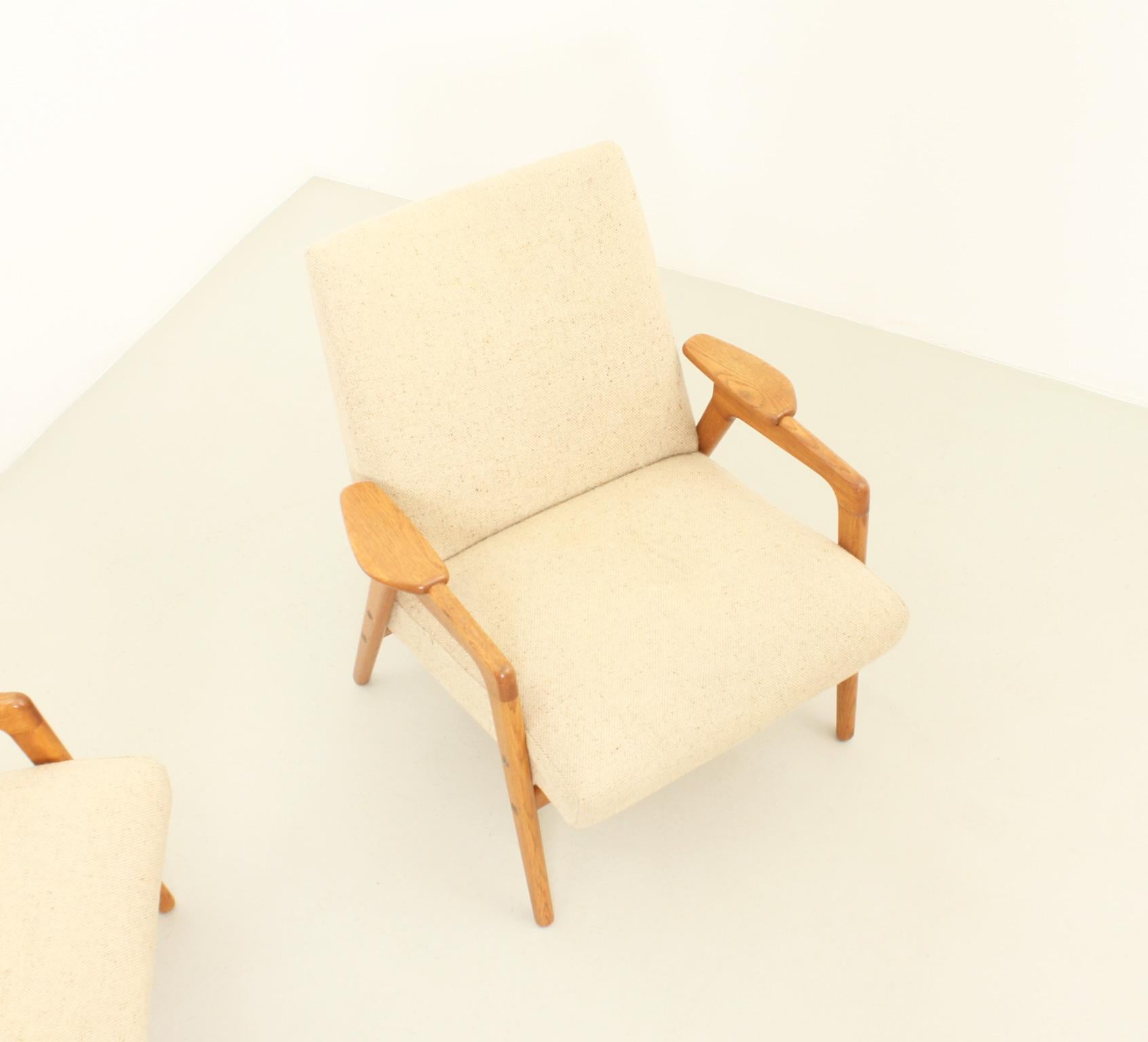 Paire de fauteuils Ruster par Yngve Ekström pour Pastoe, années 1960 en vente 3