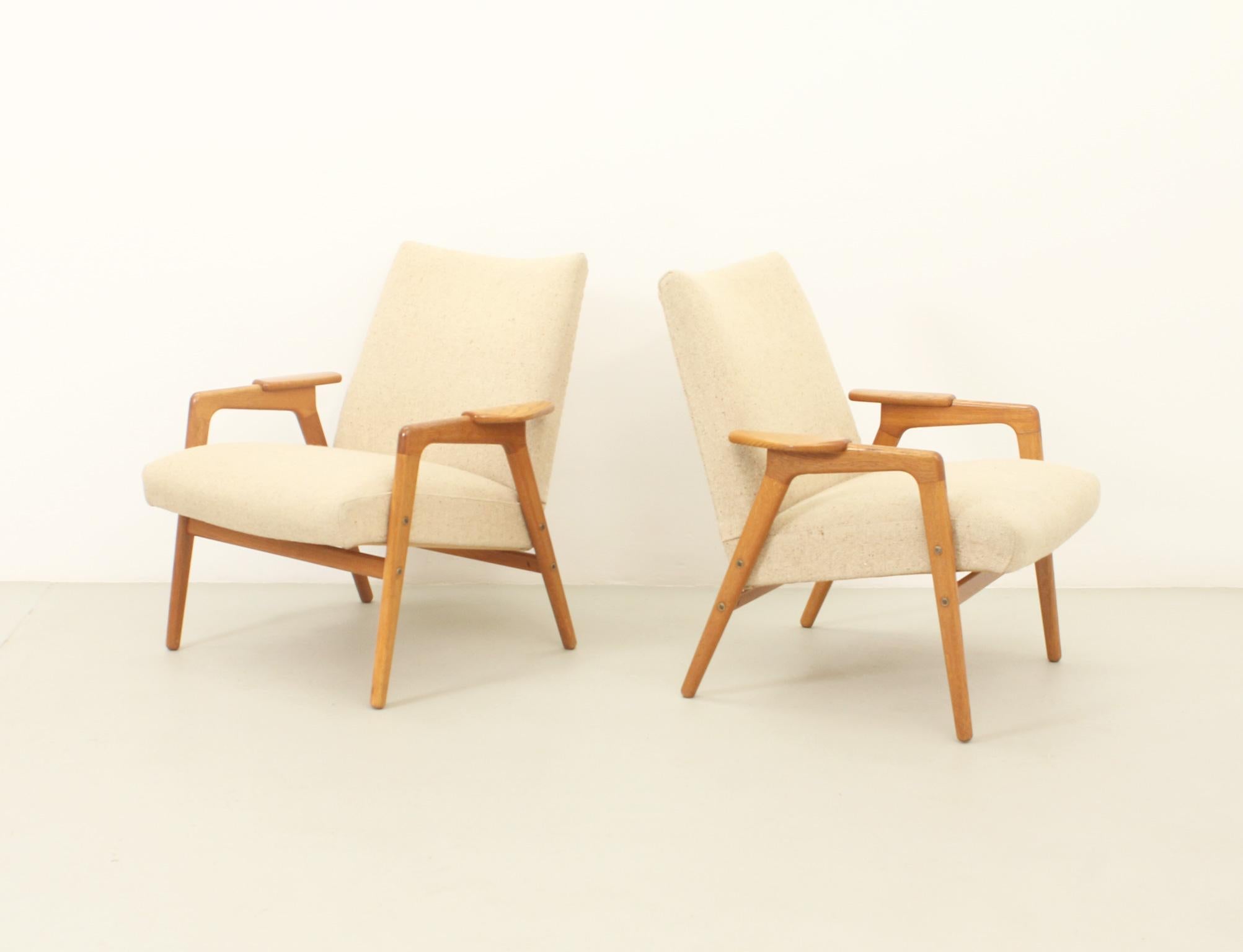 Pair of Ruster Armchairs by Yngve Ekström for Pastoe, 1960's For Sale 3