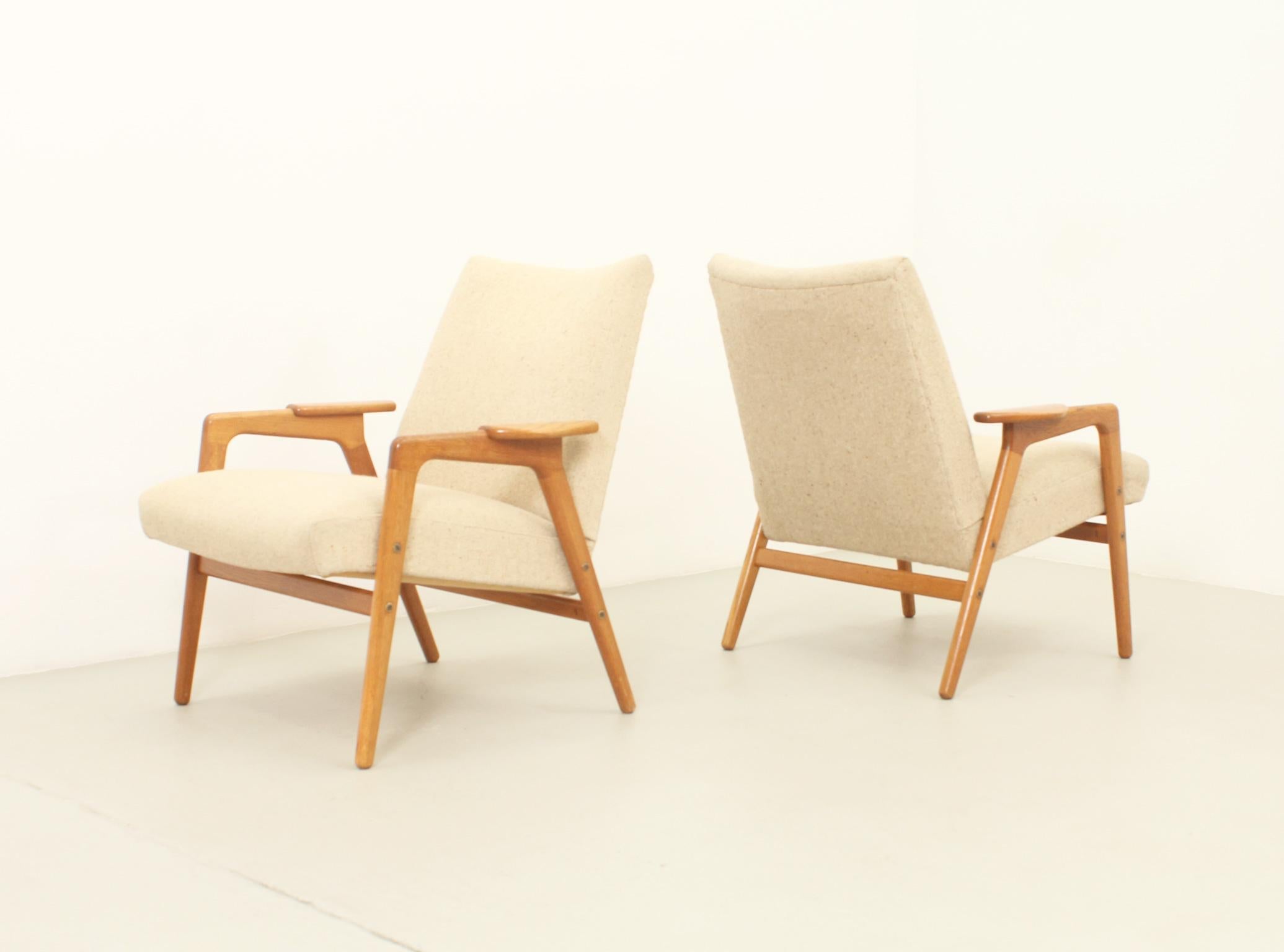 Pair of Ruster Armchairs by Yngve Ekström for Pastoe, 1960's For Sale 5