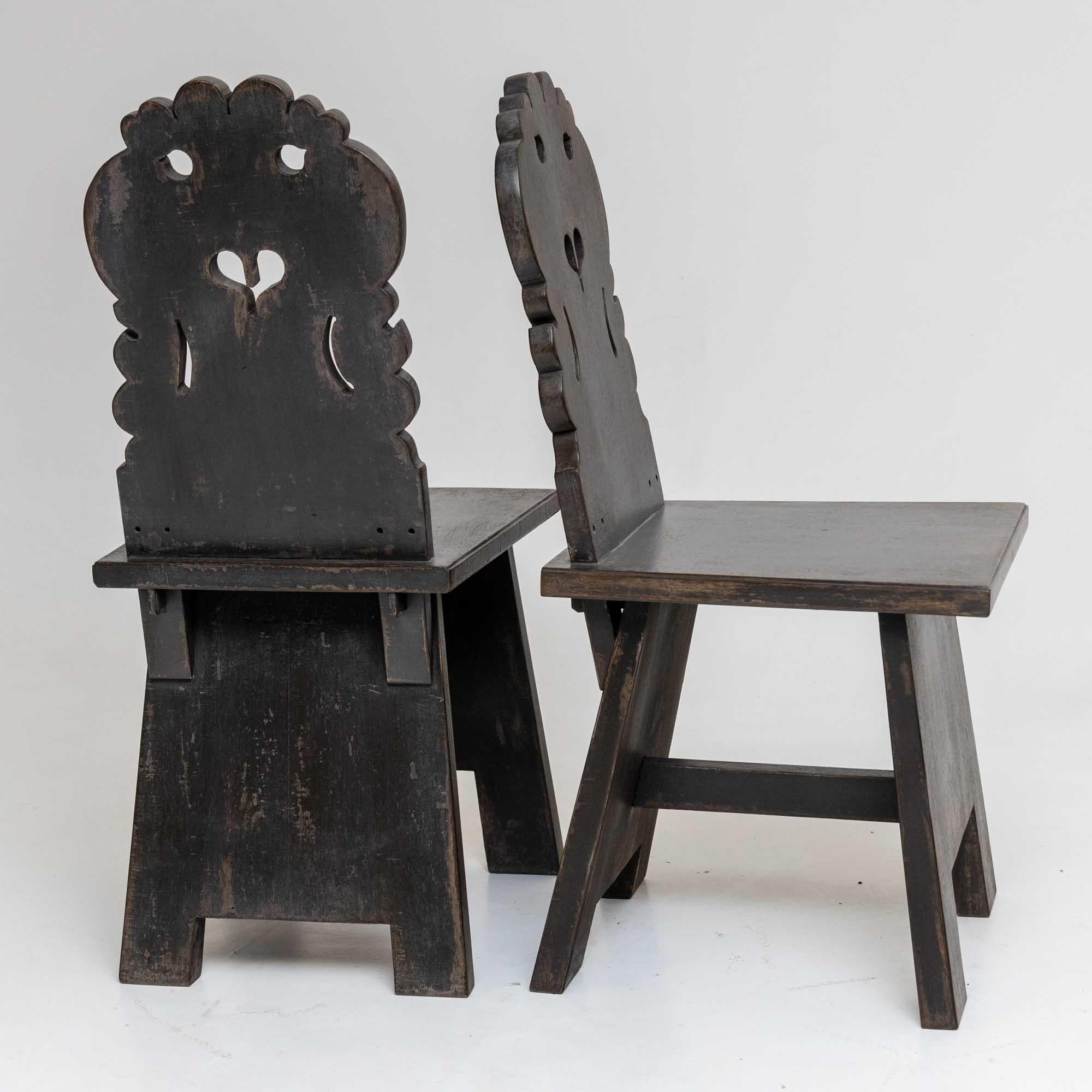 Pair of rustic Cut-Out Dining Chairs, 19th Century/20th In Good Condition For Sale In Greding, DE