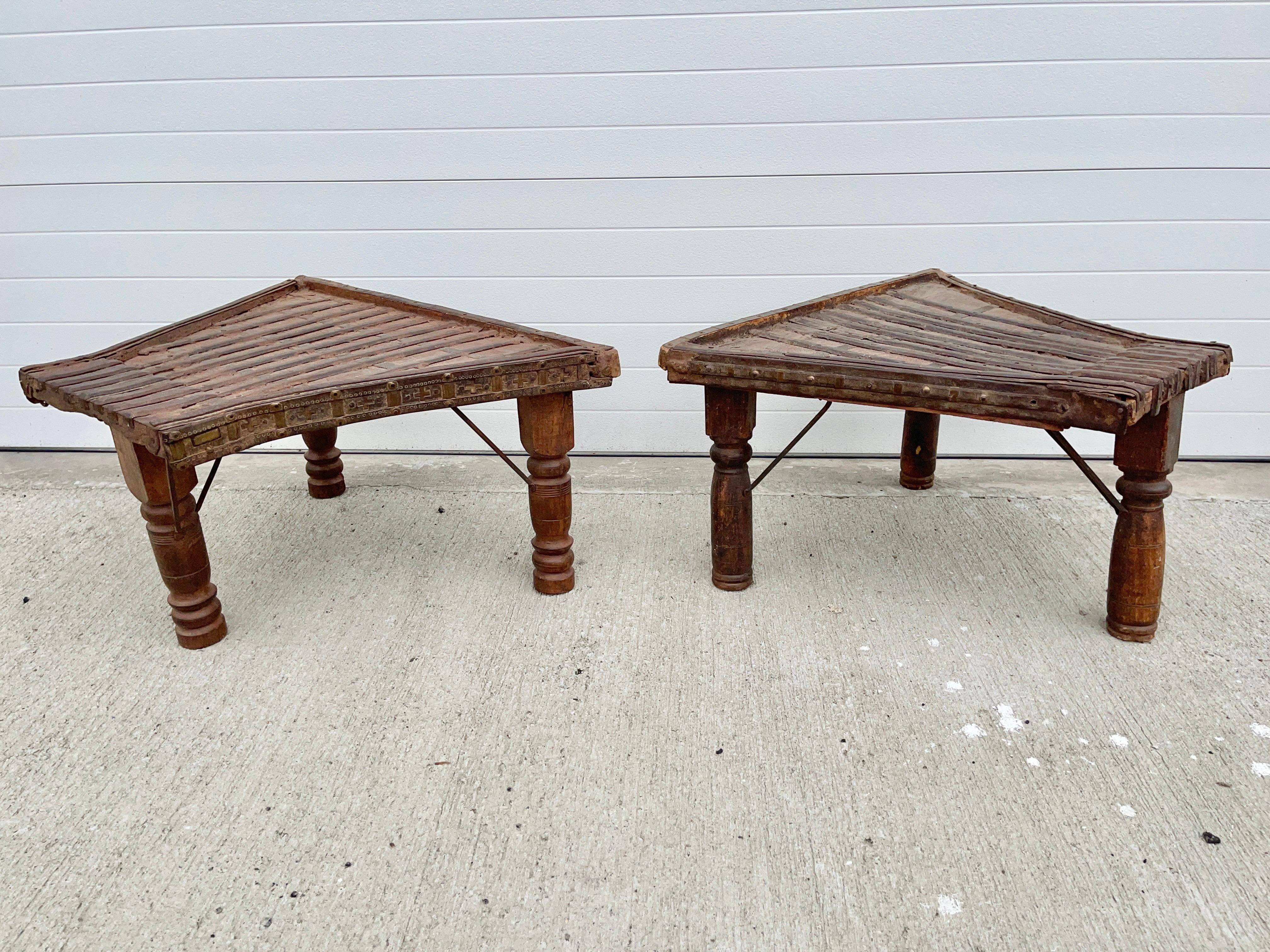 Paire de tables de chariot indiennes rustiques en vente 6