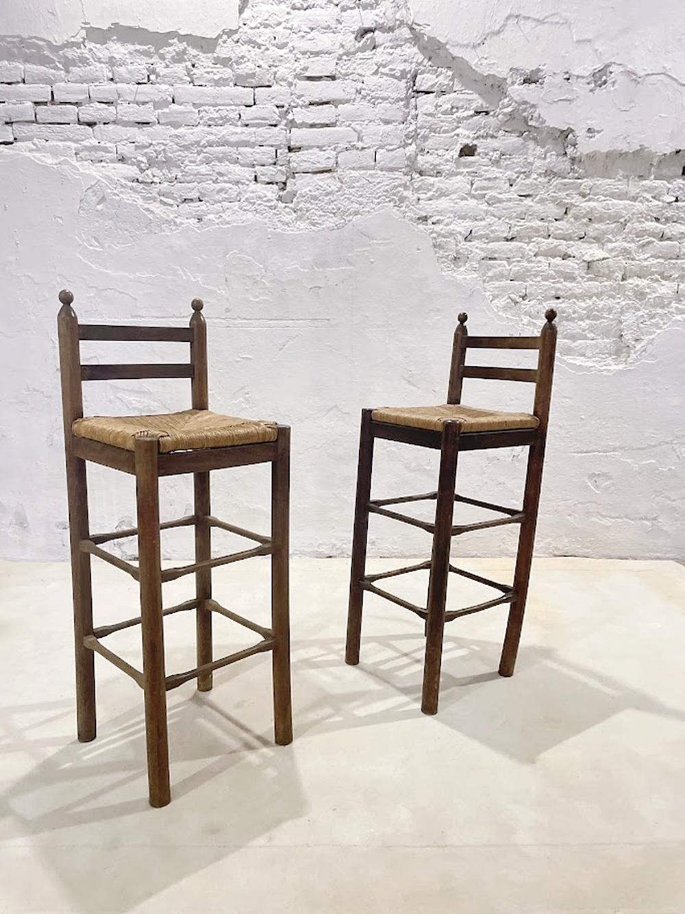 Pair of Rustic Ladder-Back Bar Stools Mediterranean Origin, Mid-20th Century Bon état - En vente à Debrecen, HU