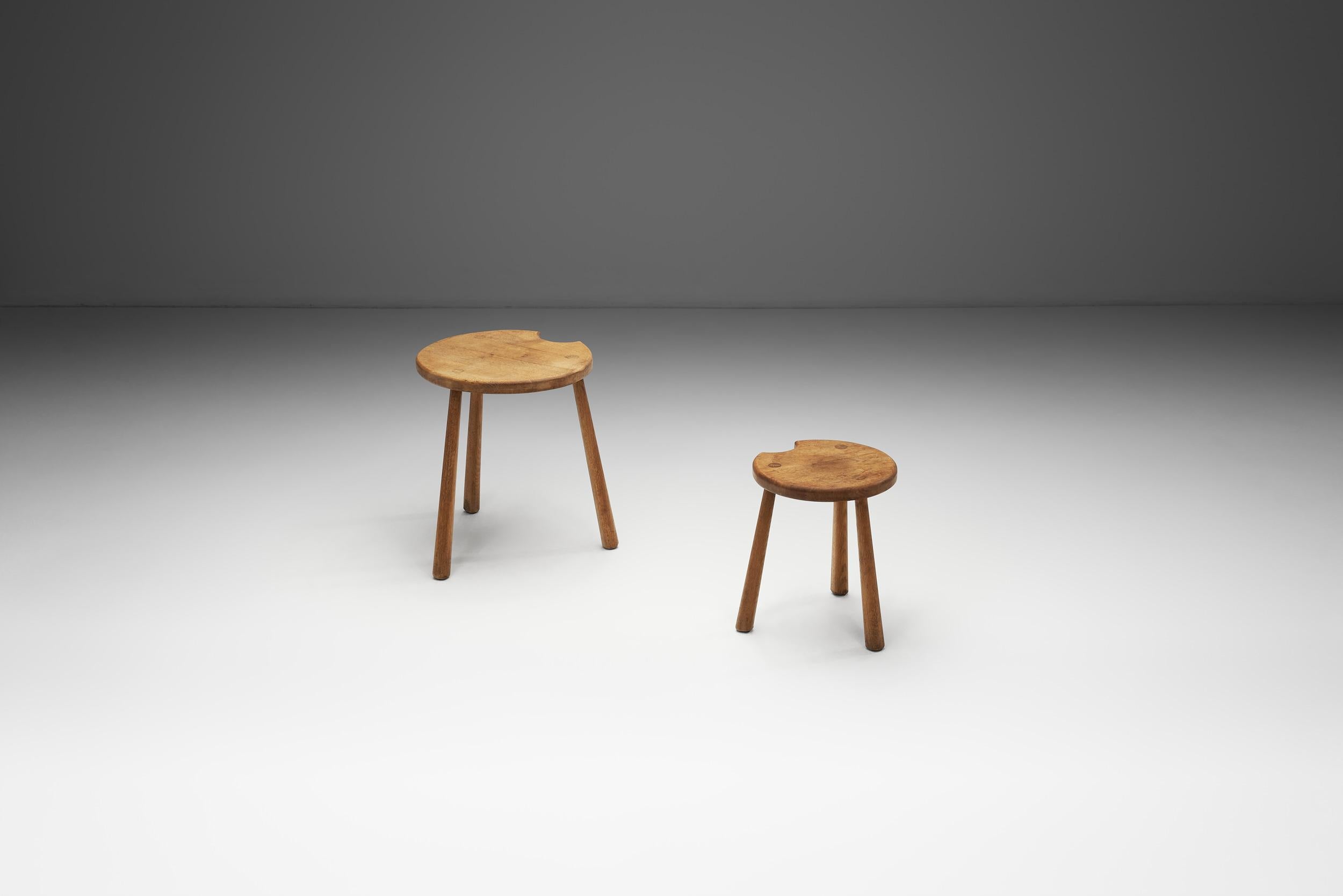 Francese Coppia di tavolini rustici in Oak, Francia, anni '50 in vendita