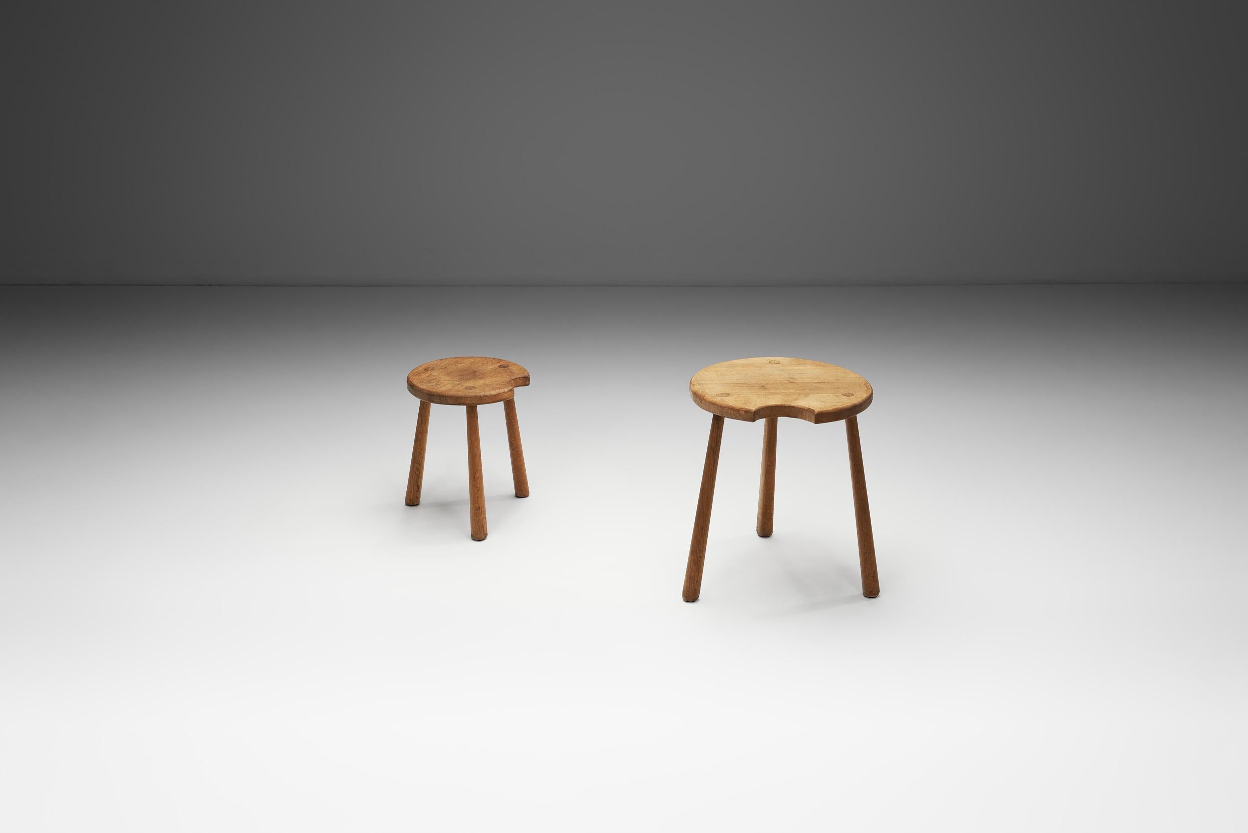 Coppia di tavolini rustici in Oak, Francia, anni '50 In condizioni buone in vendita a Utrecht, NL