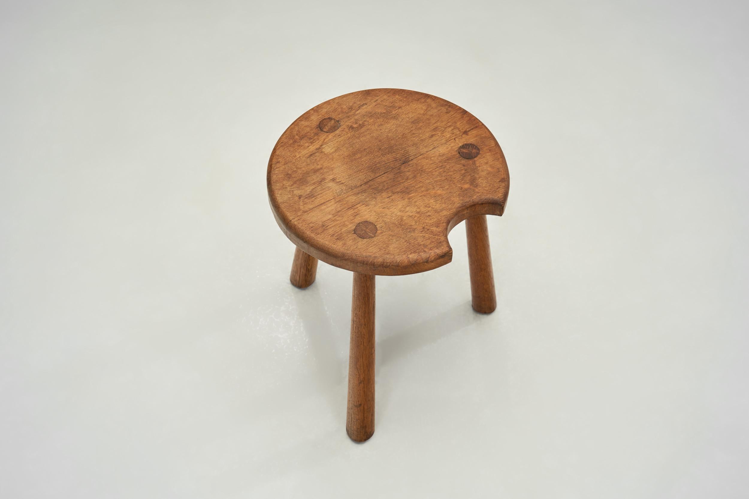Quercia Coppia di tavolini rustici in Oak, Francia, anni '50 in vendita