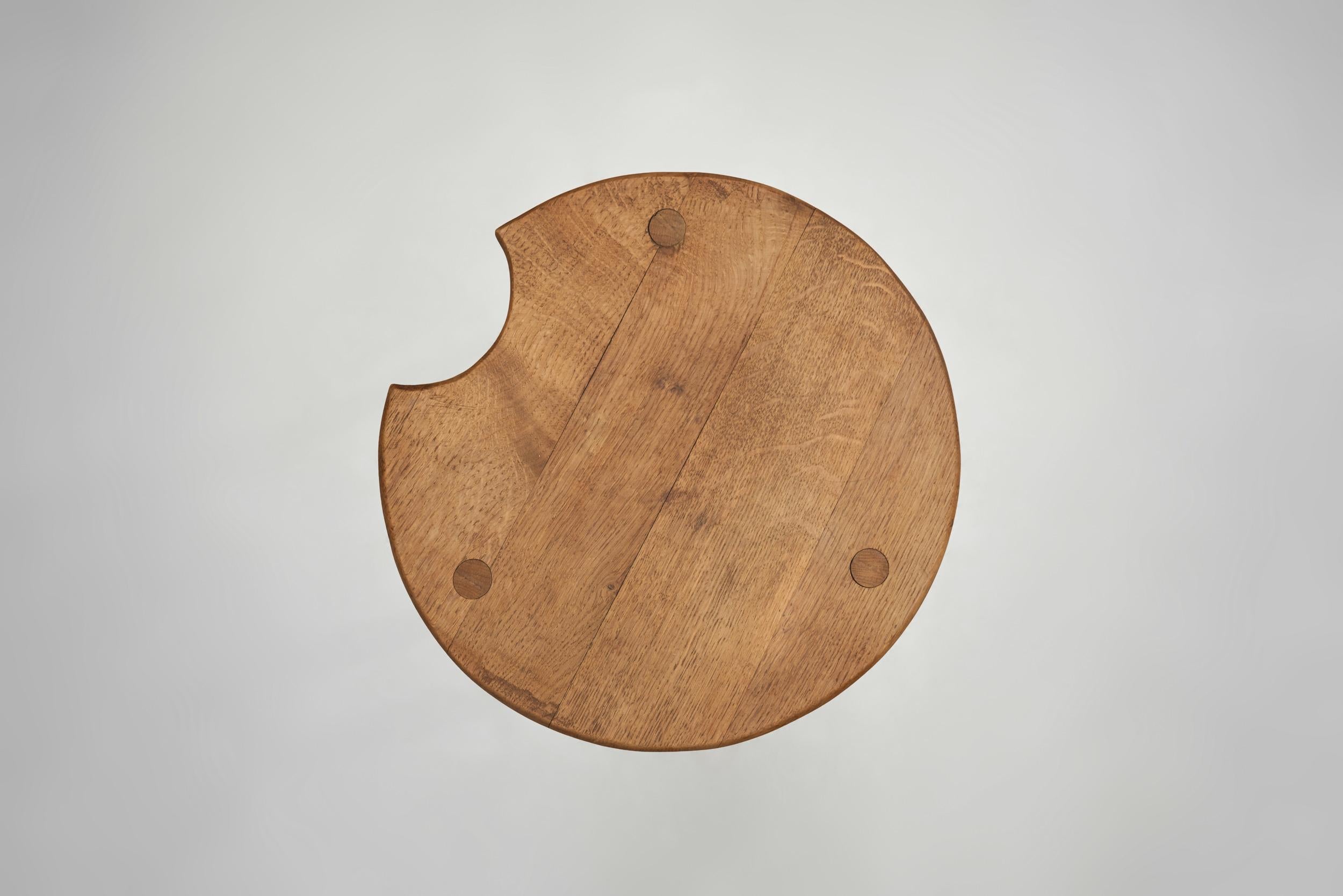 Coppia di tavolini rustici in Oak, Francia, anni '50 in vendita 1