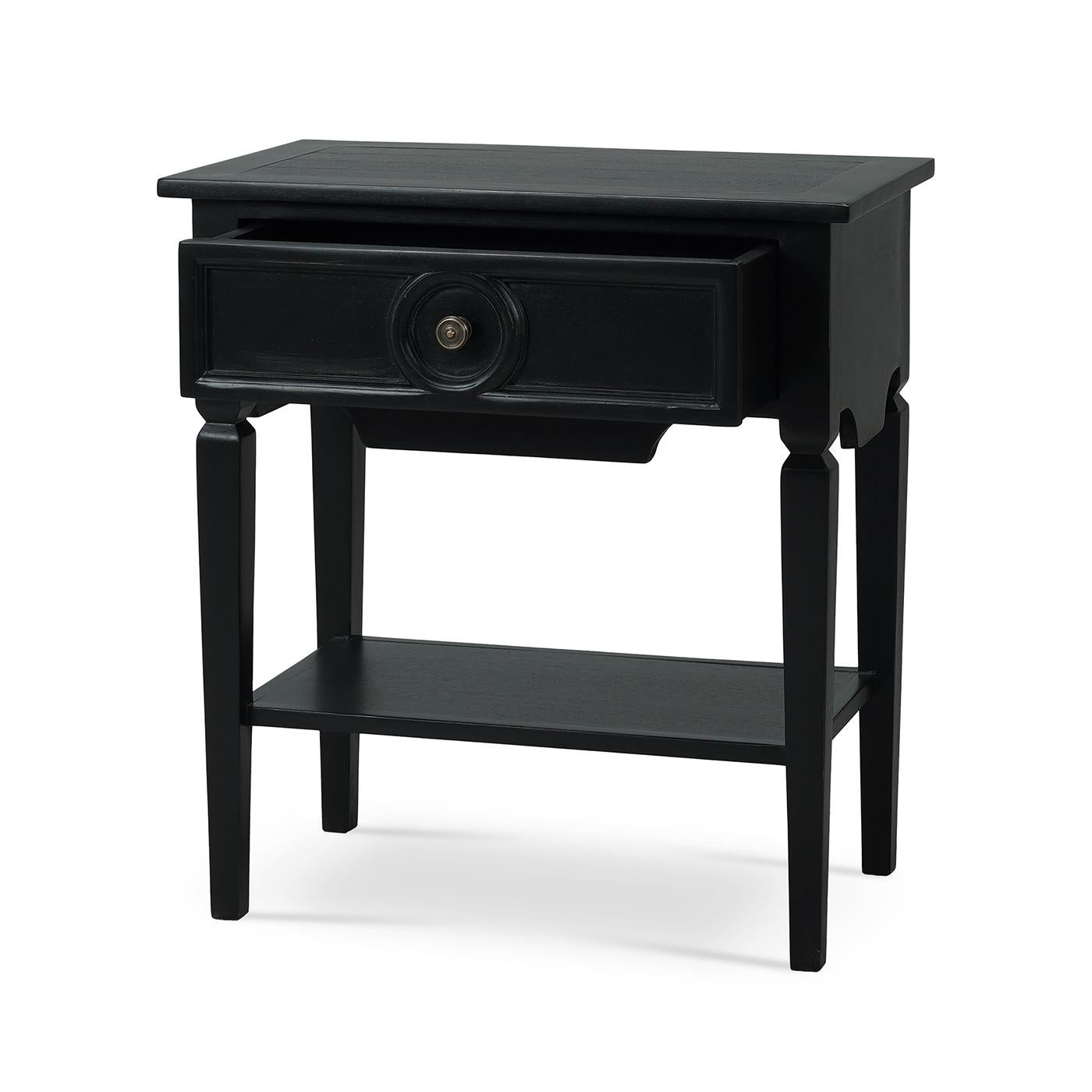 Provincial français Paire de tables d'appoint rectangulaires rustiques peintes en noir en vente