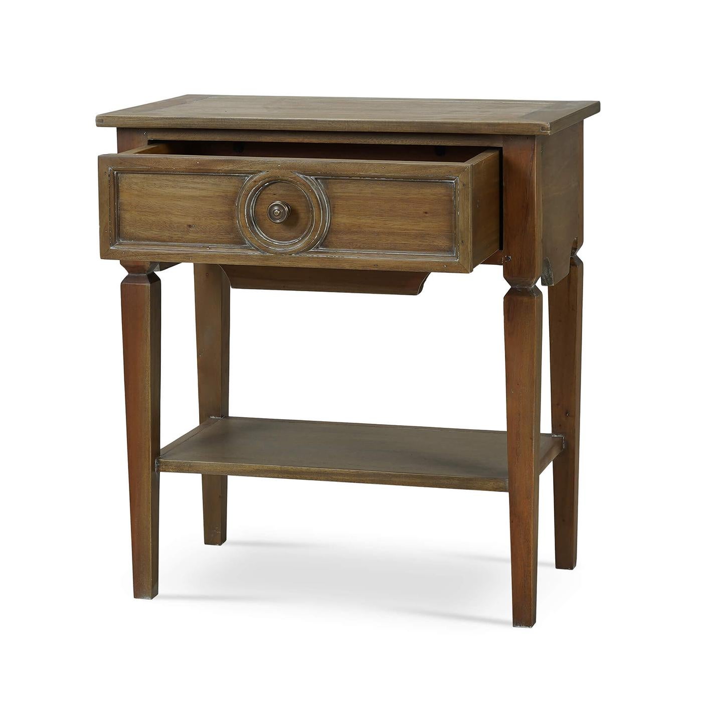 Provincial français Paire de tables d'appoint rectangulaires rustiques en vente