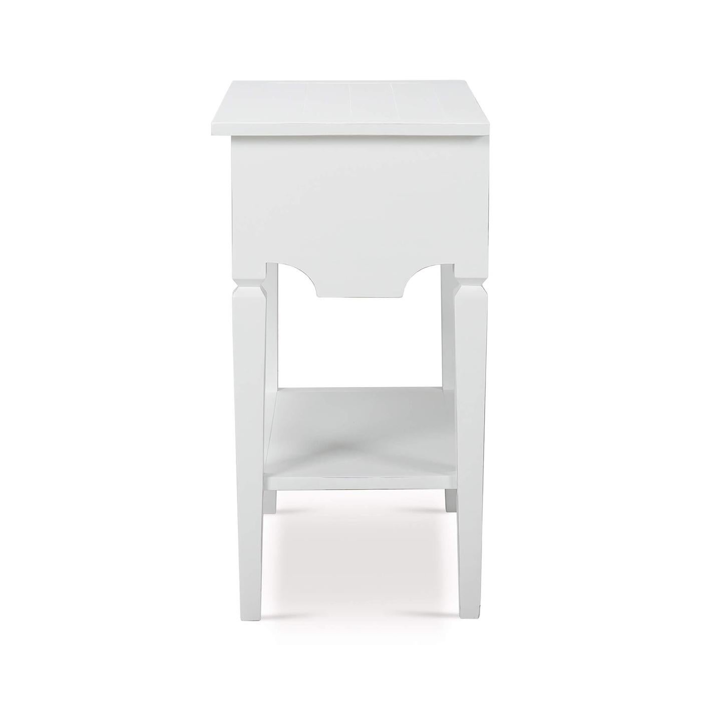 Paire de tables d'appoint rectangulaires rustiques peintes en blanc Neuf - En vente à Westwood, NJ