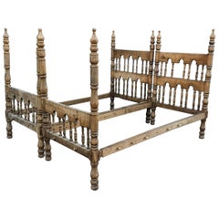 Rustikales Doppelbett aus gedrechseltem Kastanienholz, Anfang 1900, Paar