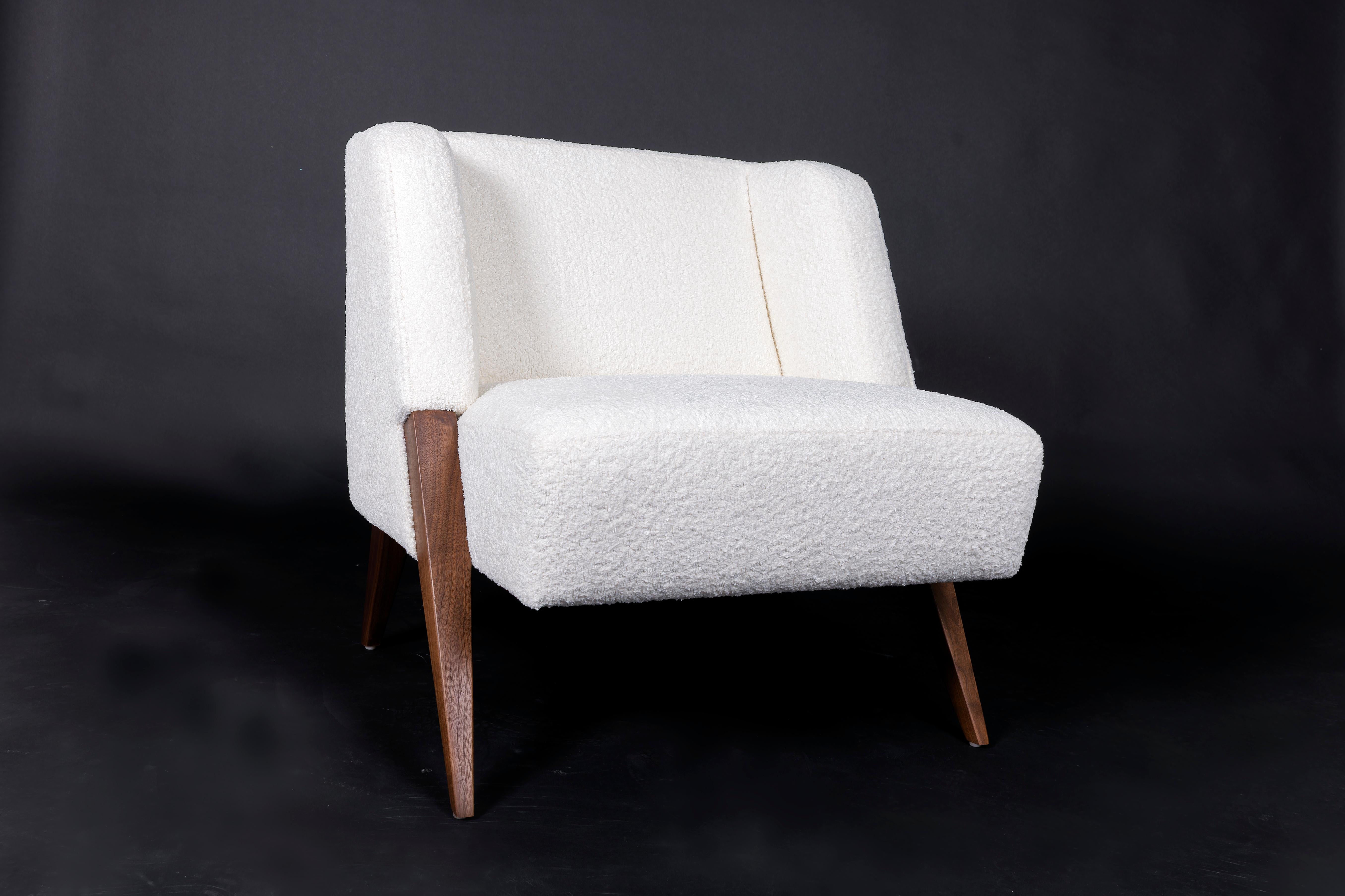 Contemporary Pair of RUTH Lounge Chairs in the style of Gio Ponti Walnut, Ivory Bouclé Fabric For Sale