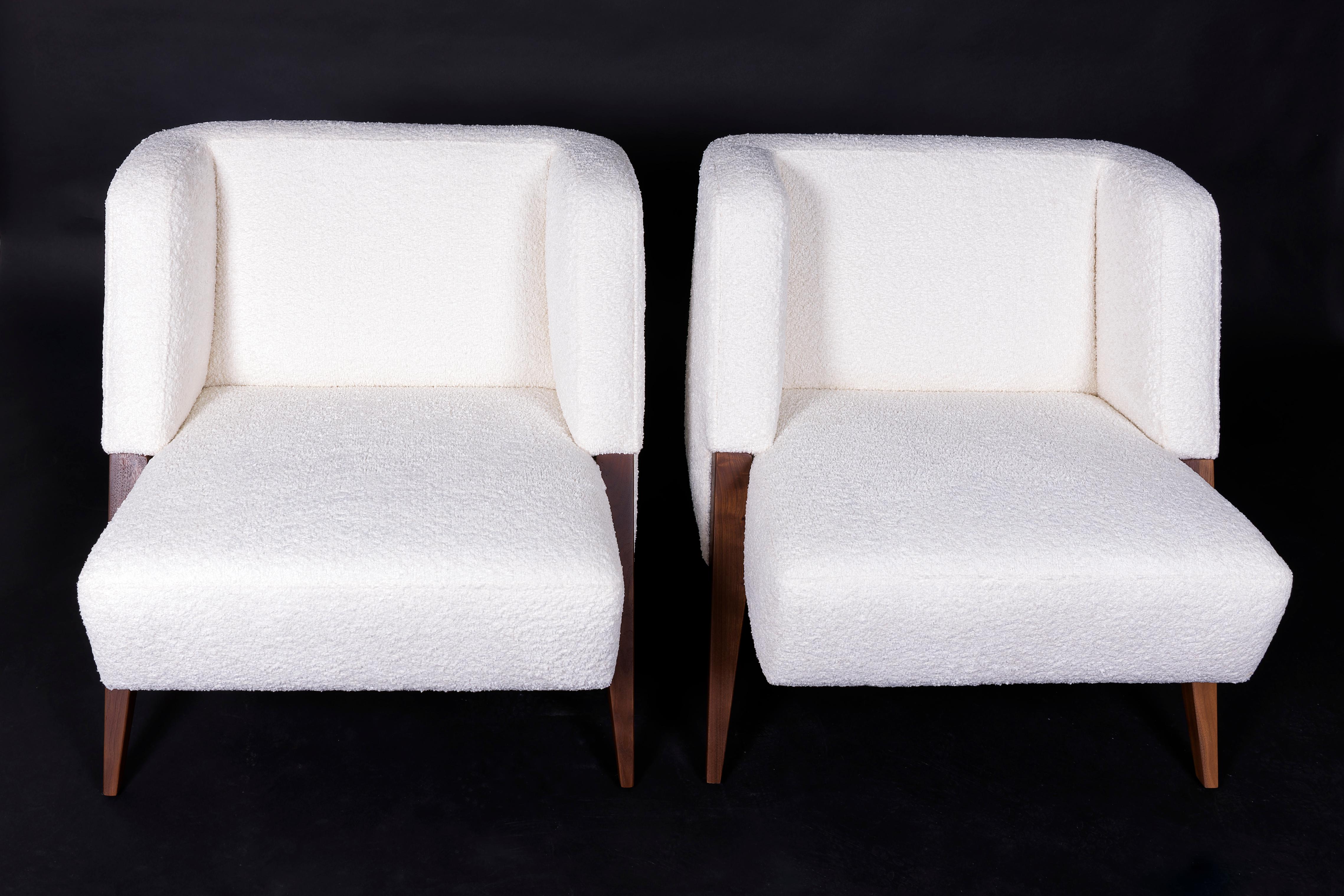 Pair of RUTH Lounge Chairs in the style of Gio Ponti Walnut, Ivory Bouclé Fabric For Sale 1