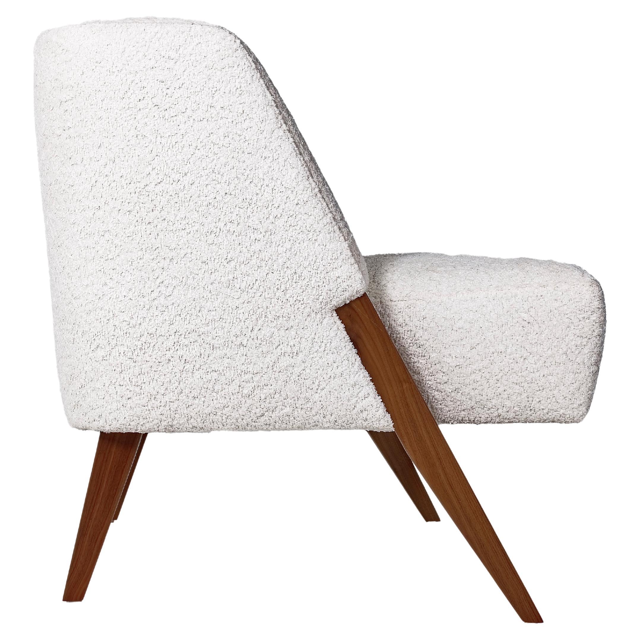 Paar RUTH Lounge Chairs im Stil von Gio Ponti Nussbaum, elfenbeinfarbener Bouclé-Stoff im Angebot