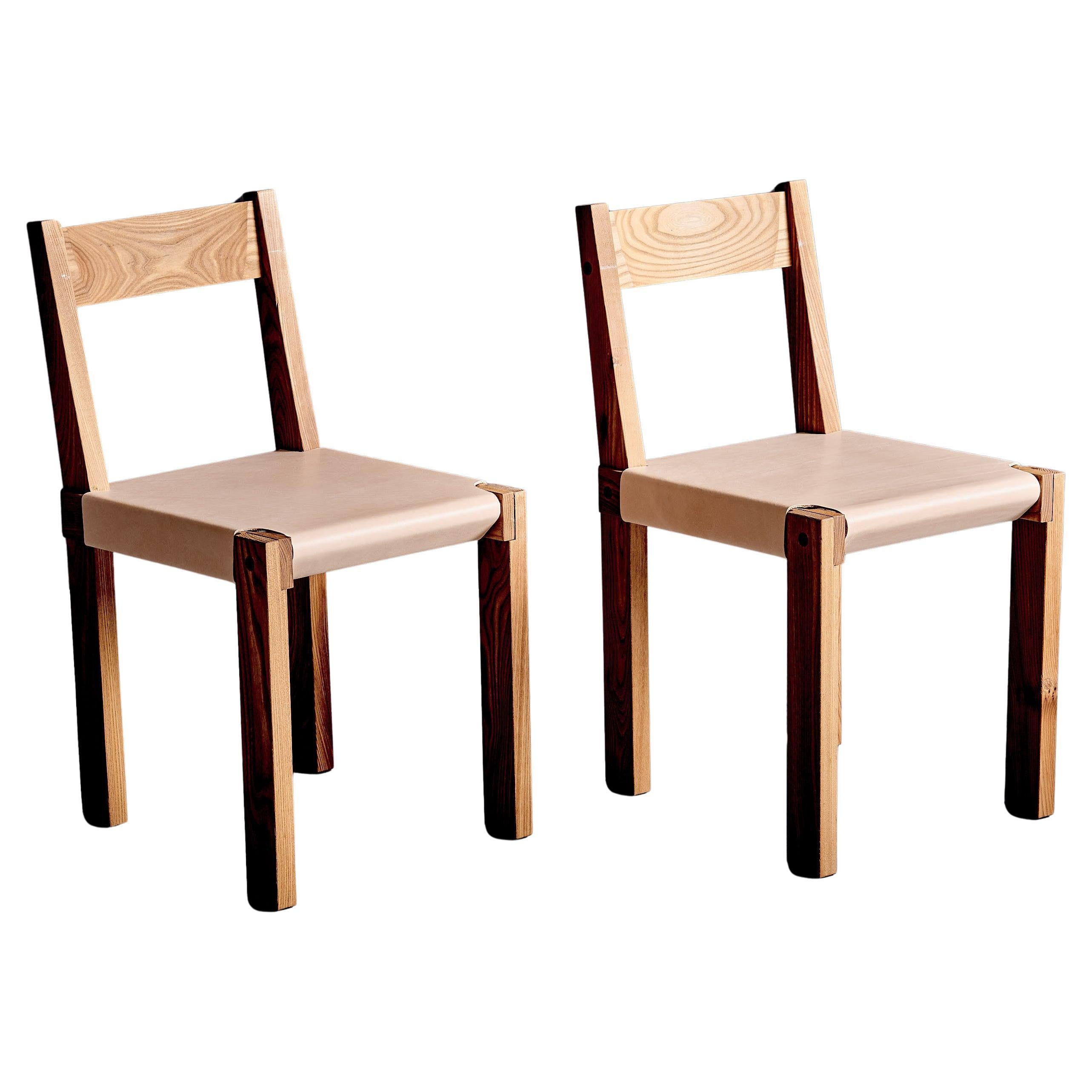 Pareja de Sillas de madera S 24 con piel flor nueva Francia 2018 en venta