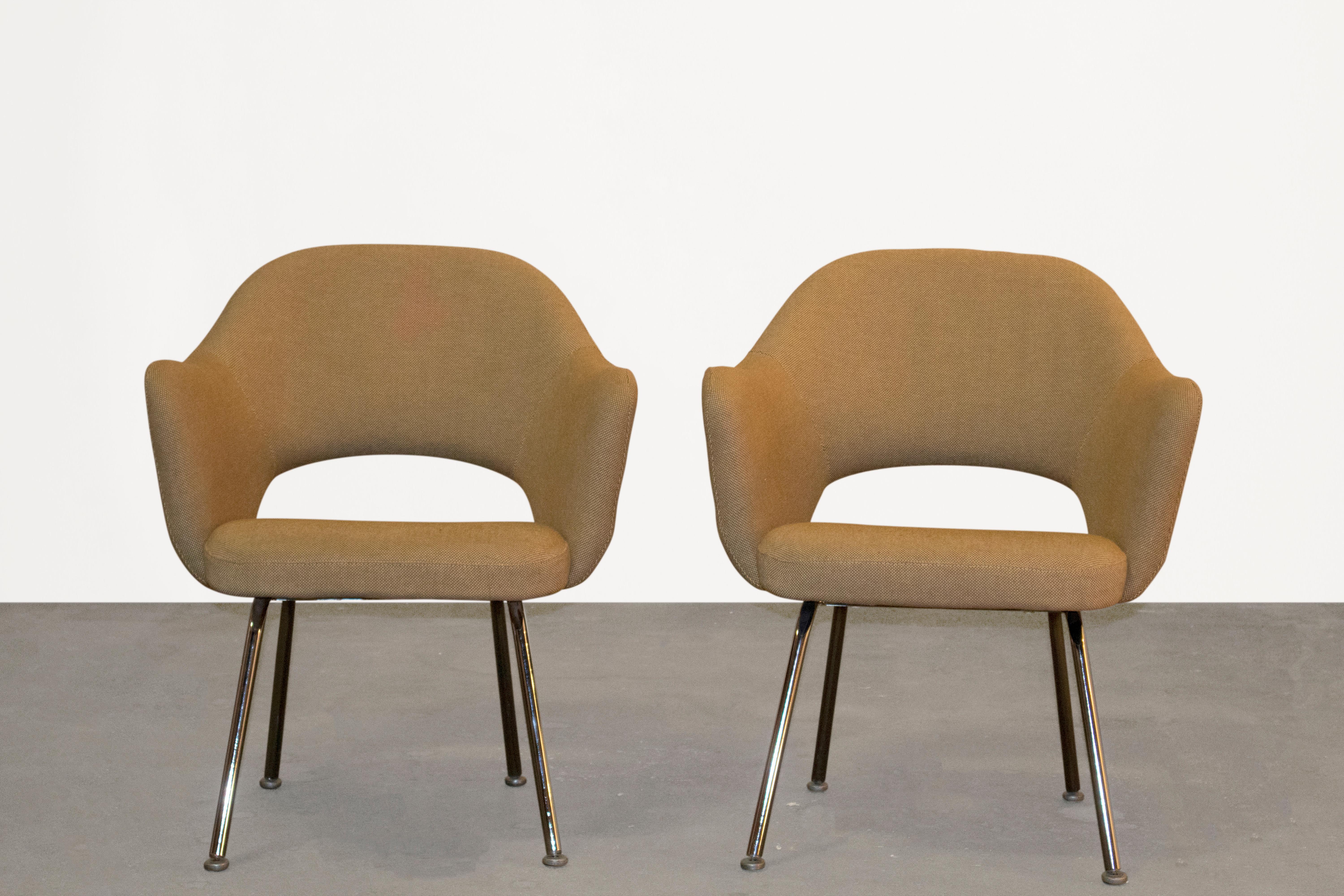Organique Paire de fauteuils de direction Saarinen  Knoll  Modernes du milieu du siècle en vente