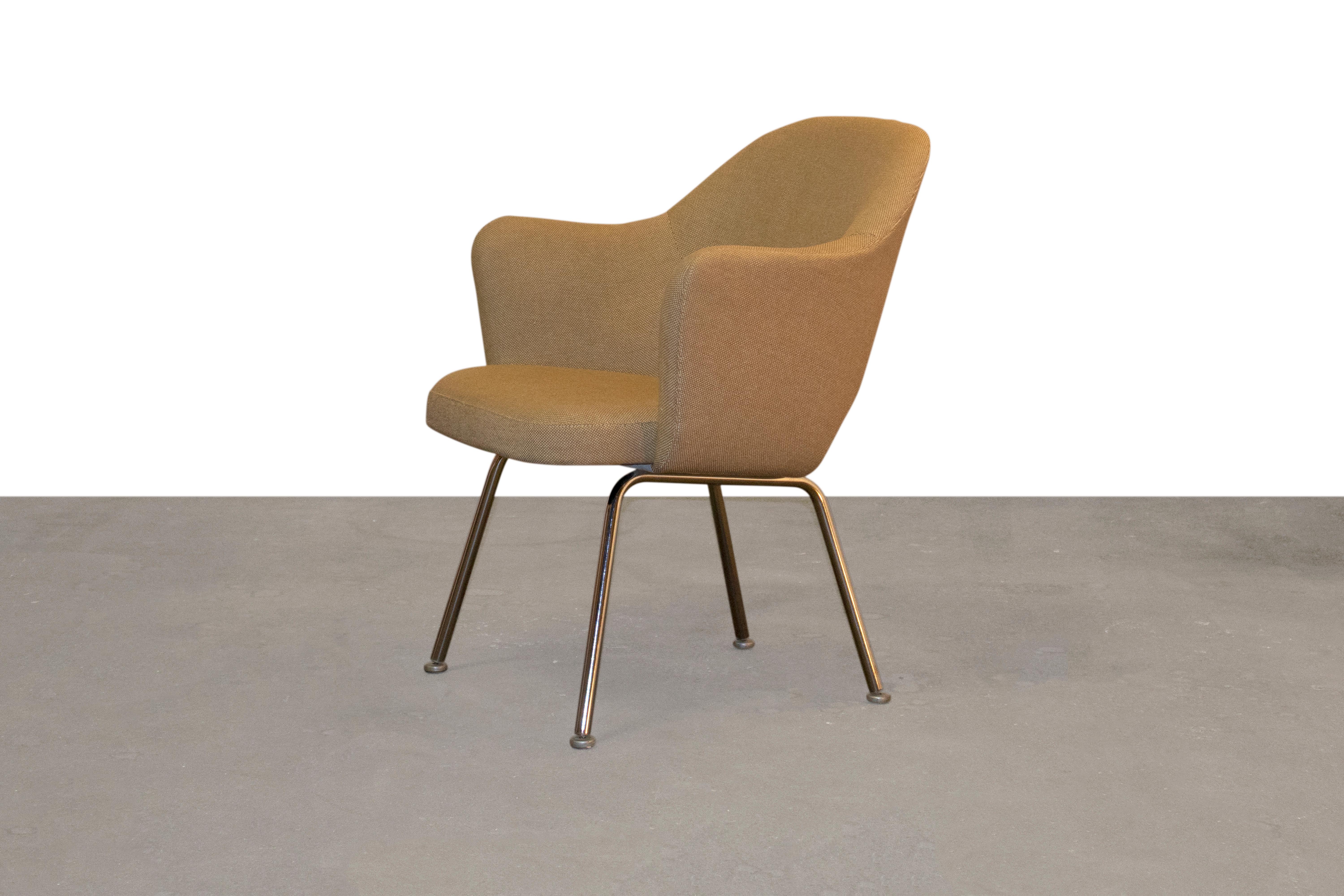 Milieu du XXe siècle Paire de fauteuils de direction Saarinen  Knoll  Modernes du milieu du siècle en vente