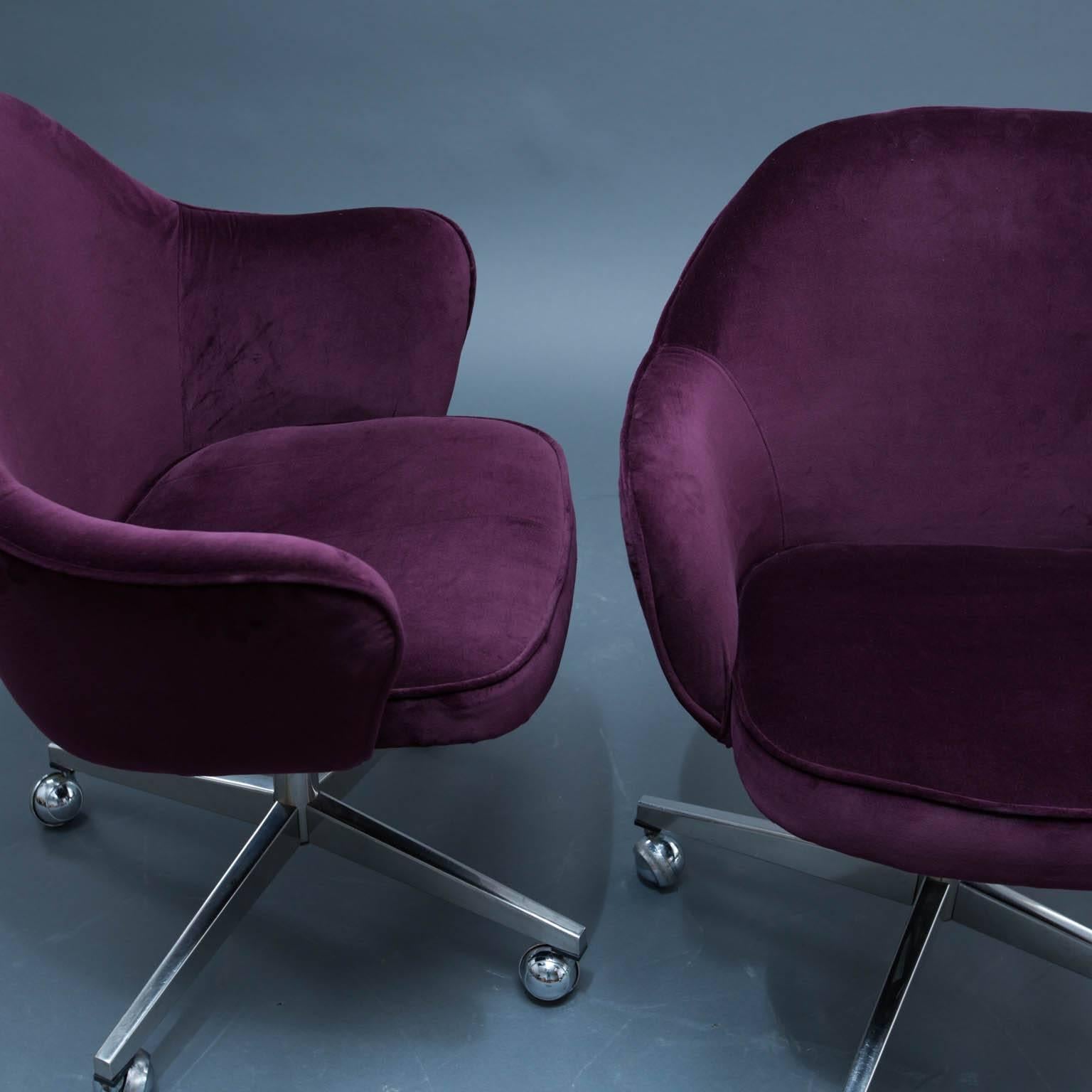 Pair of Saarinen for Knoll Executive Swivel Chairs 2