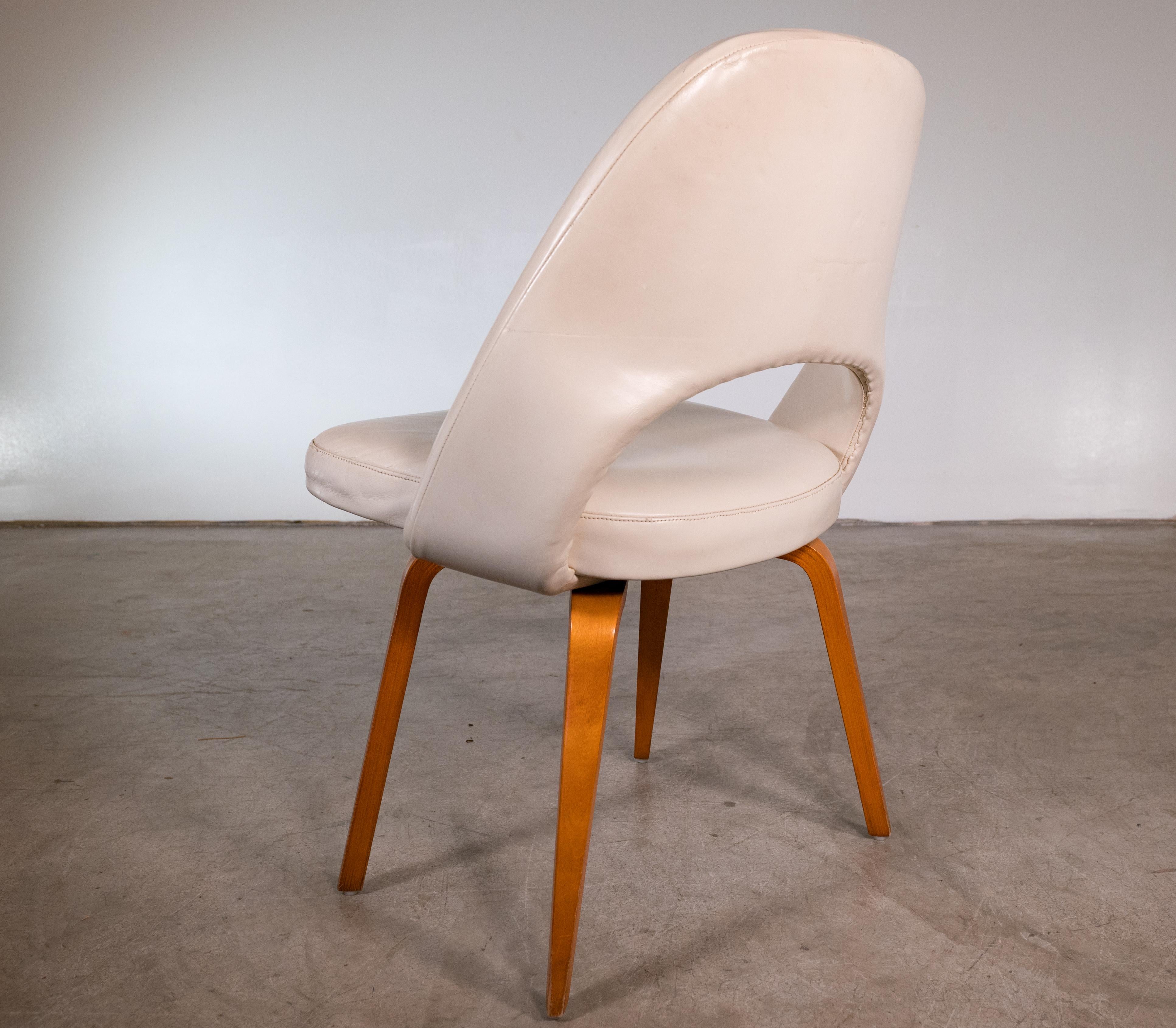 20th Century Pair of Saarinen Style Lounge Chairs
