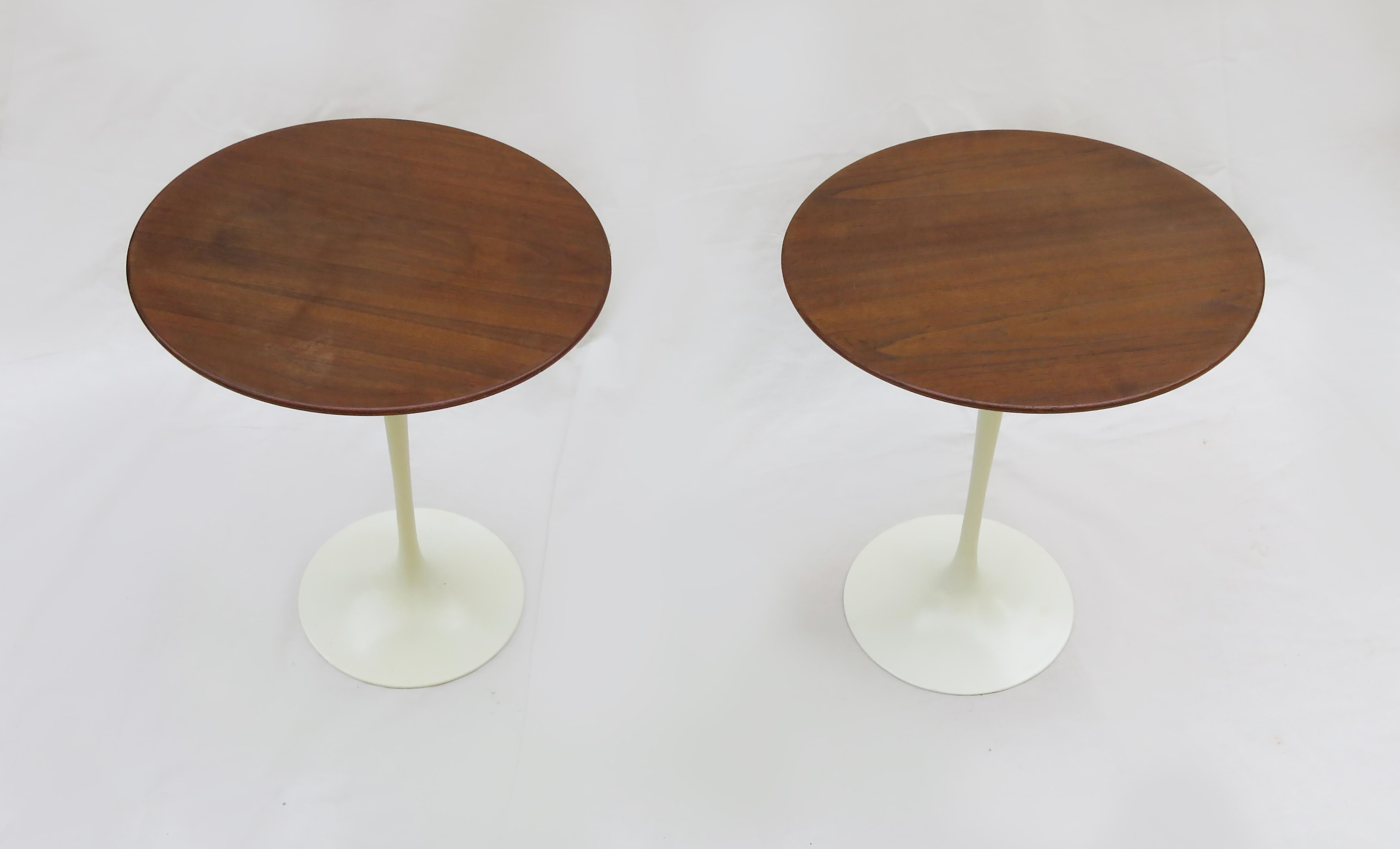 Mid-Century Modern Pair of Saarinen Side Tables