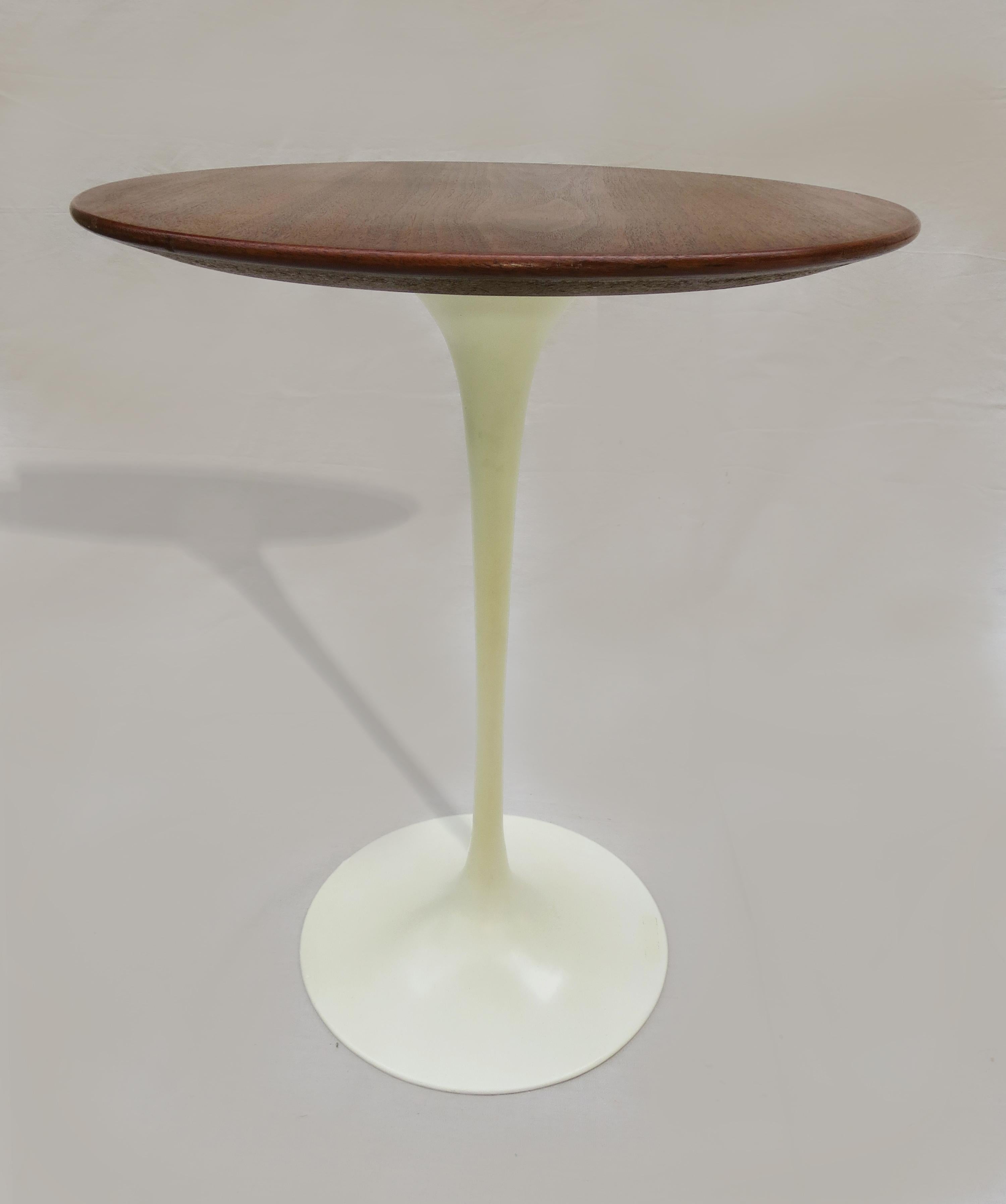 Walnut Pair of Saarinen Side Tables