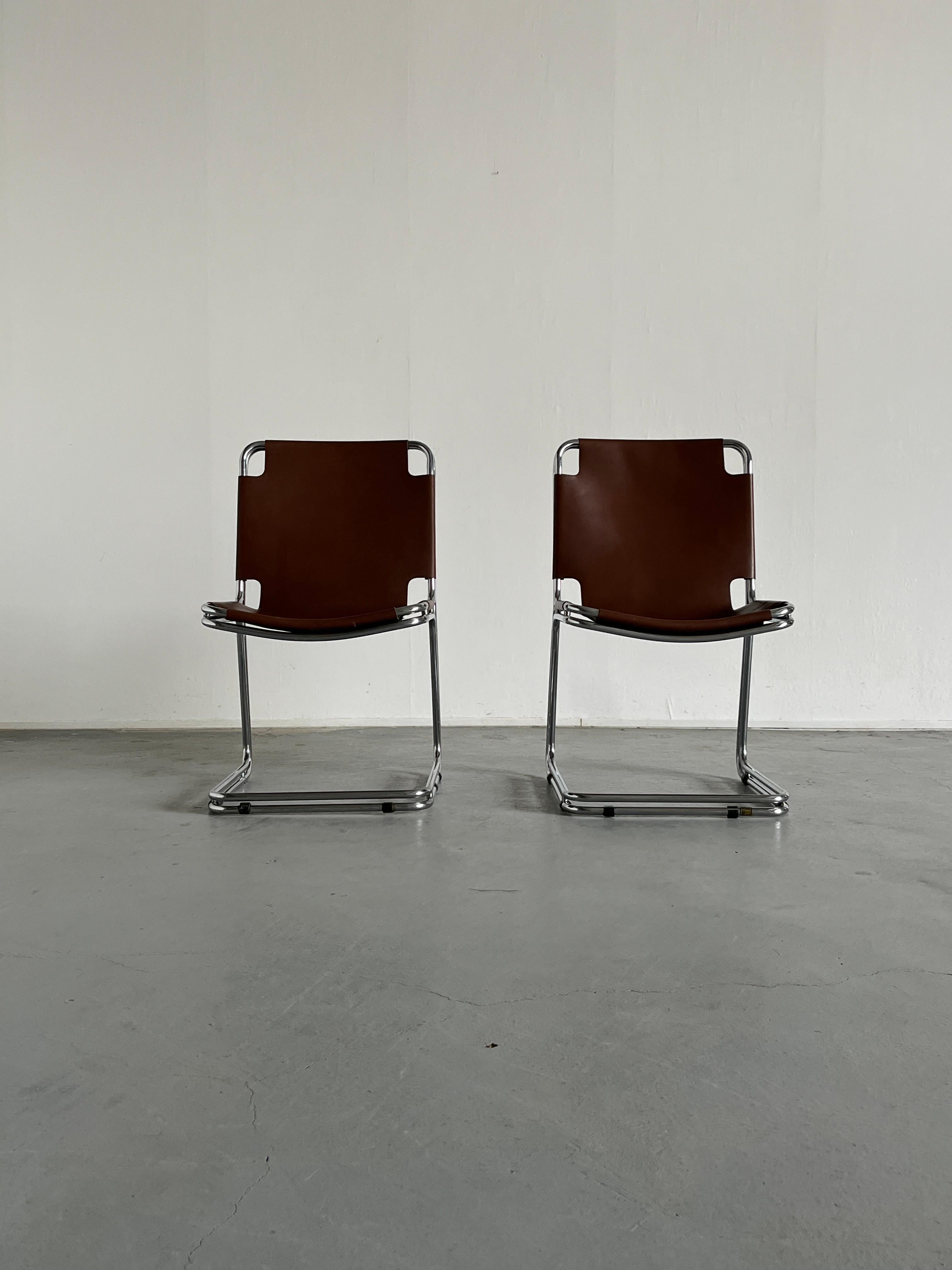 Mid-Century Modern Pair of Saddle Leather and Chrome Cantilever Chairs in Style of Pascal Mourgue