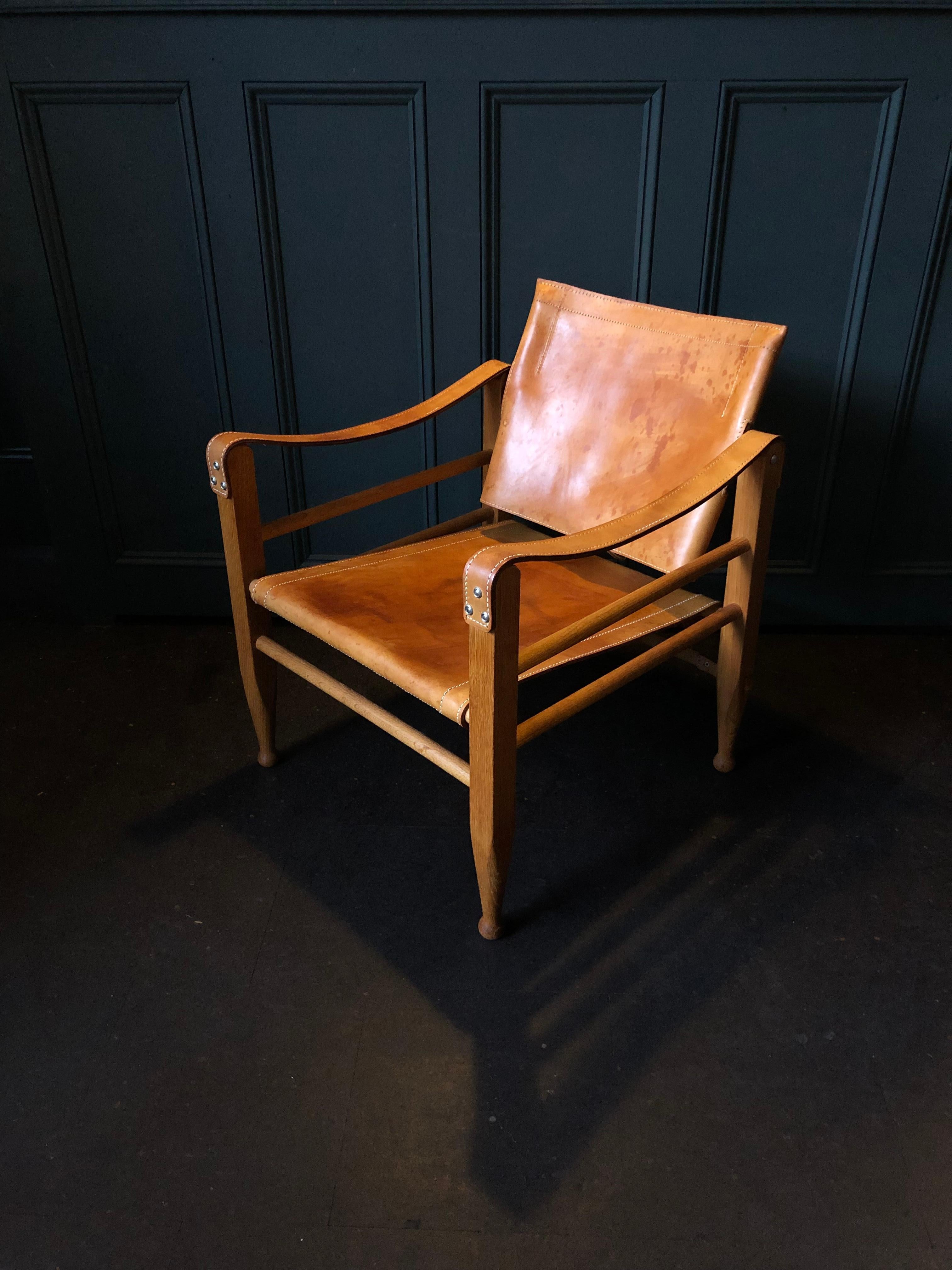 Hand-Crafted Pair of Safari Chairs and Table, Aage Bruun & Son, Børge Mogensen